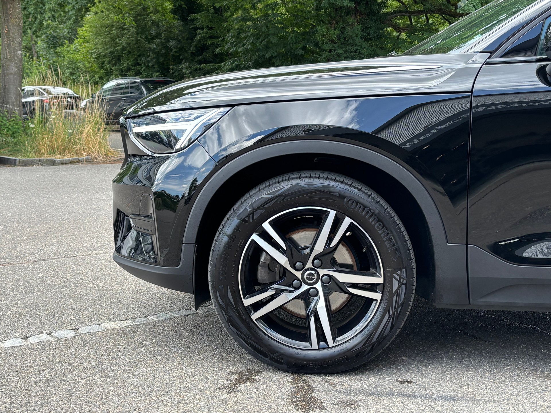 VOLVO XC40 2.0 B4 MH Plus Dark AWD-image-1