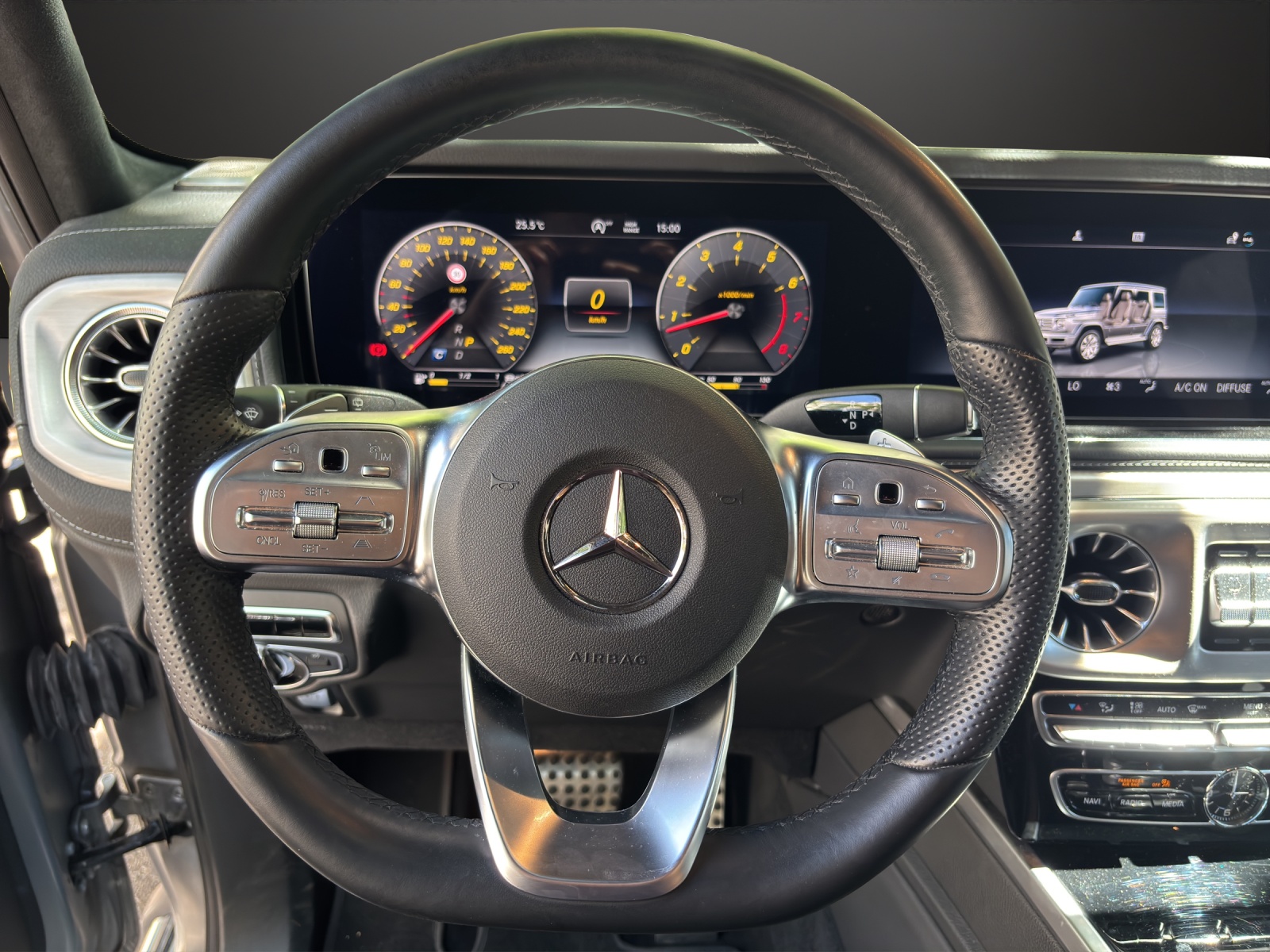 MERCEDES-BENZ G 500 AMG Line 9G-Tronic-image-11