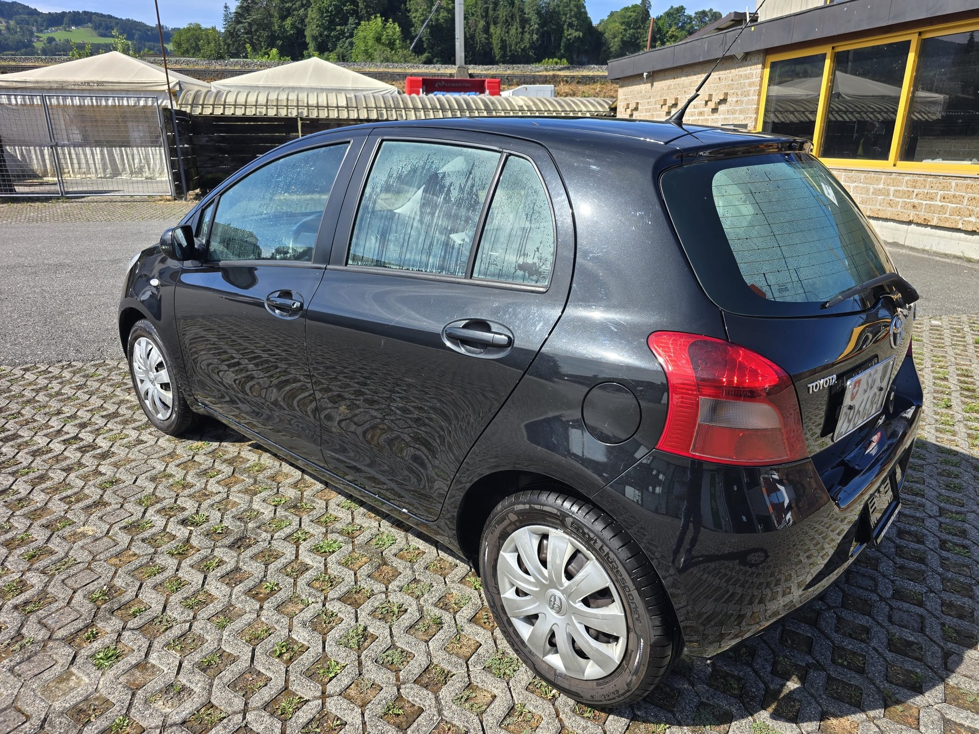 TOYOTA Yaris 1.3 Linea Sol-image-2