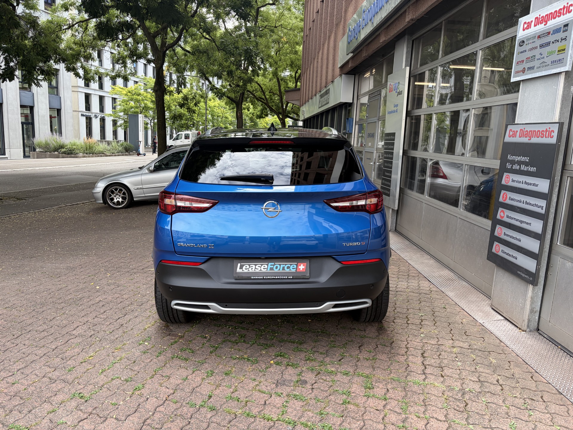 OPEL Grandland X 2.0CDTi Ultimate Automatik-image-4