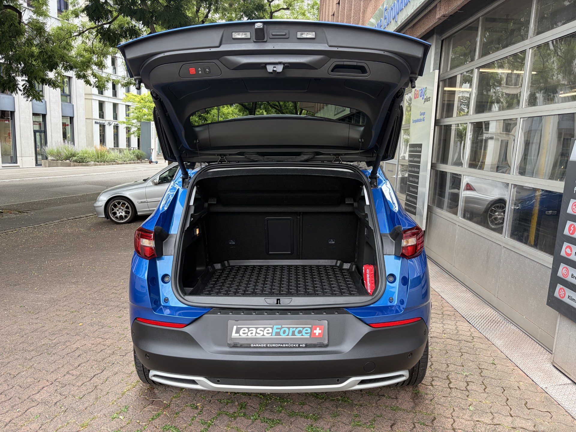 OPEL Grandland X 2.0CDTi Ultimate Automatik-image-5
