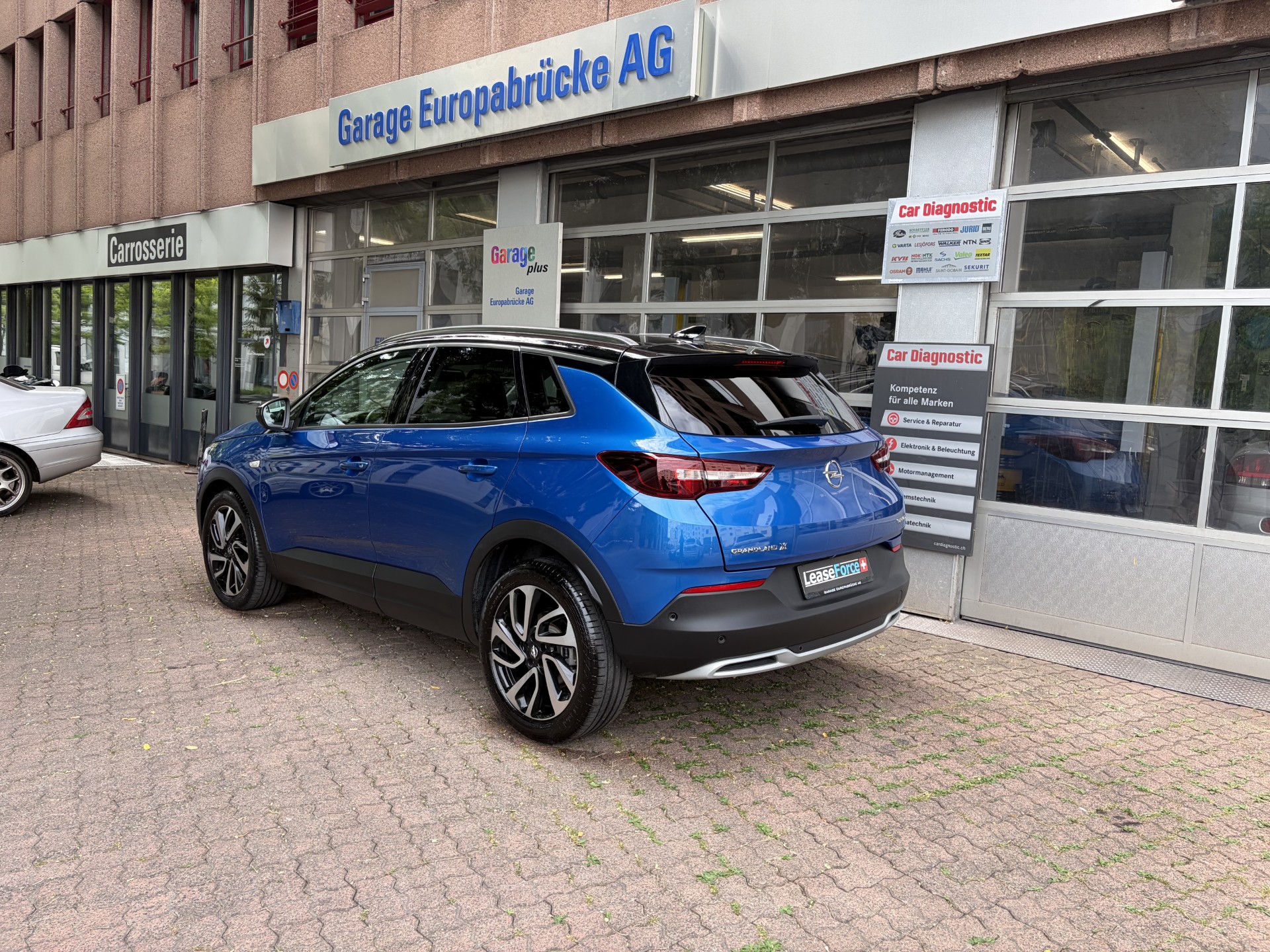 OPEL Grandland X 2.0CDTi Ultimate Automatik-image-3