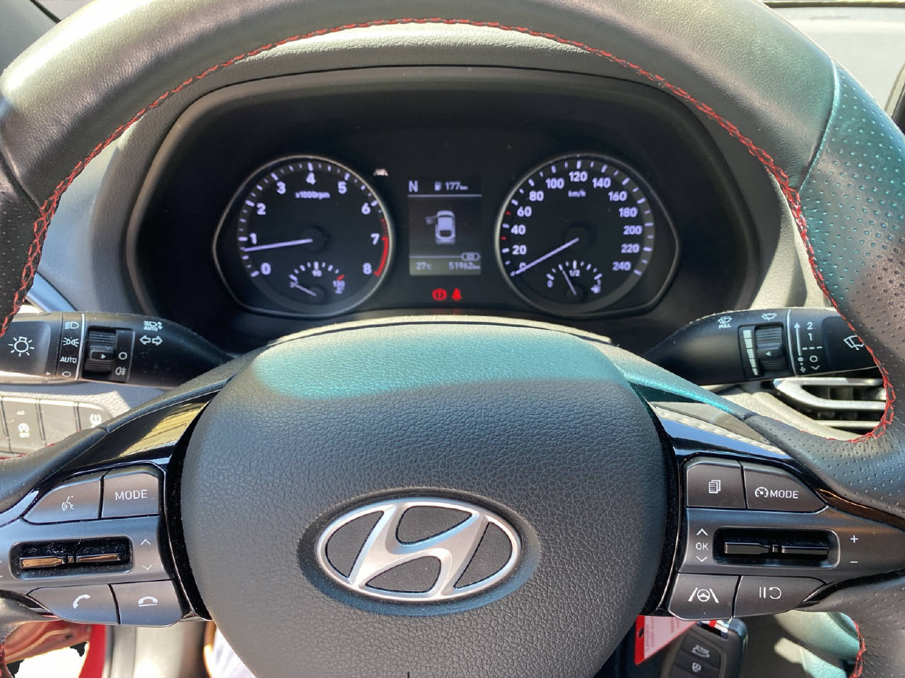 HYUNDAI i30 Fastback 1.5 T-GDi N-Line-image-14