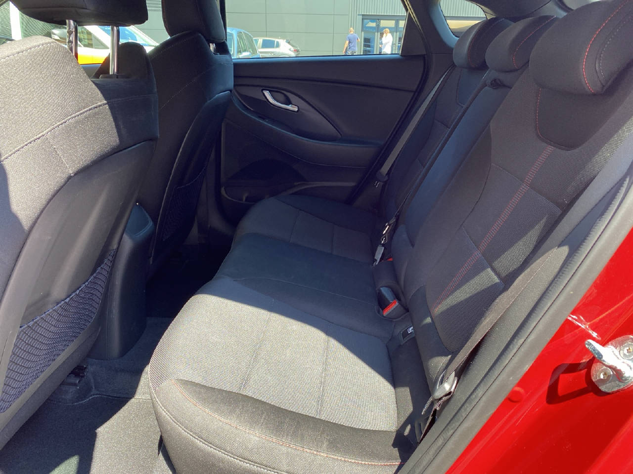 HYUNDAI i30 Fastback 1.5 T-GDi N-Line-image-9