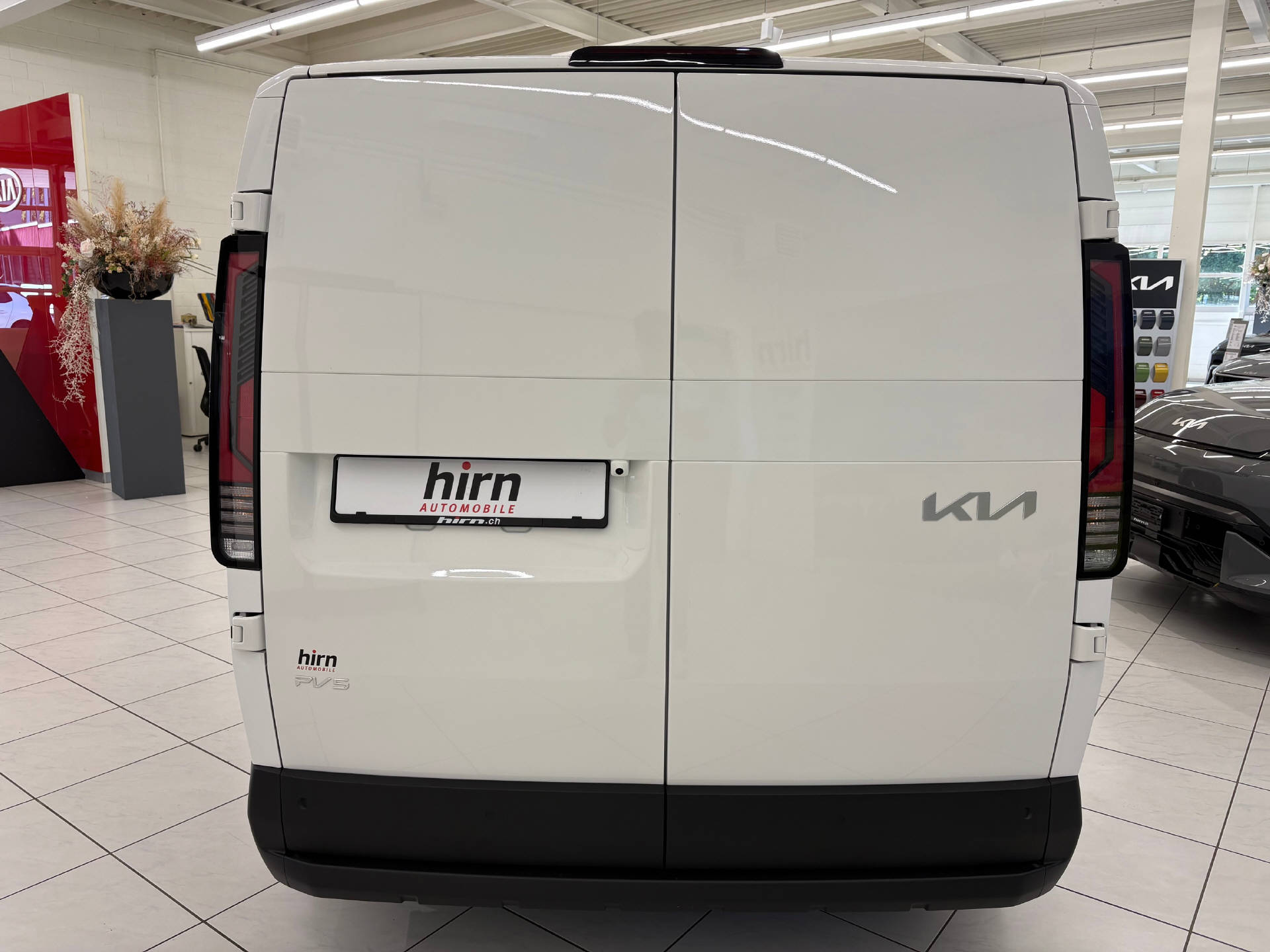 KIA PV5 Cargo 71.2 kWh Plus-image-7