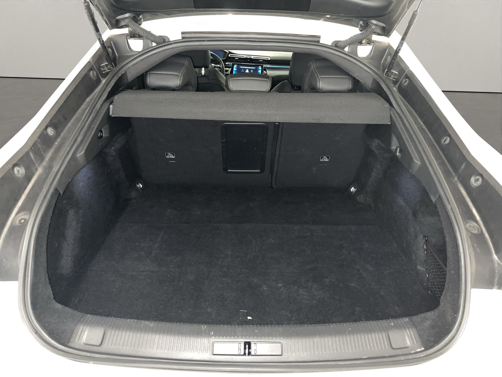 PEUGEOT 508 1.5 BlueHDi Allure-image-16