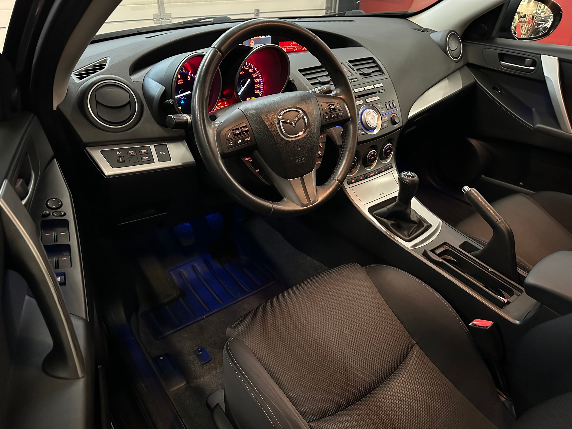 MAZDA 3 2.0 16V DISI Sport-image-8