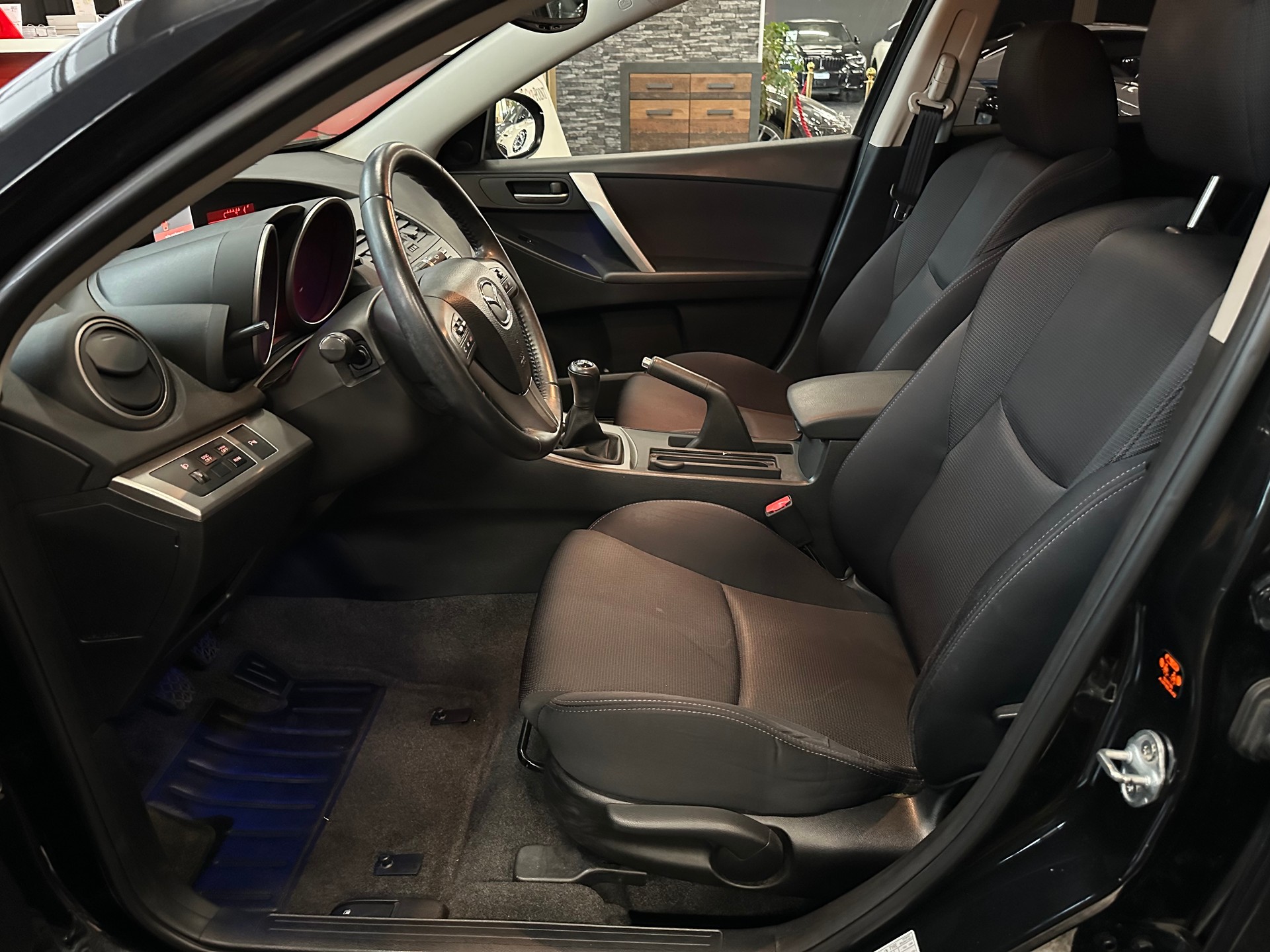 MAZDA 3 2.0 16V DISI Sport-image-10