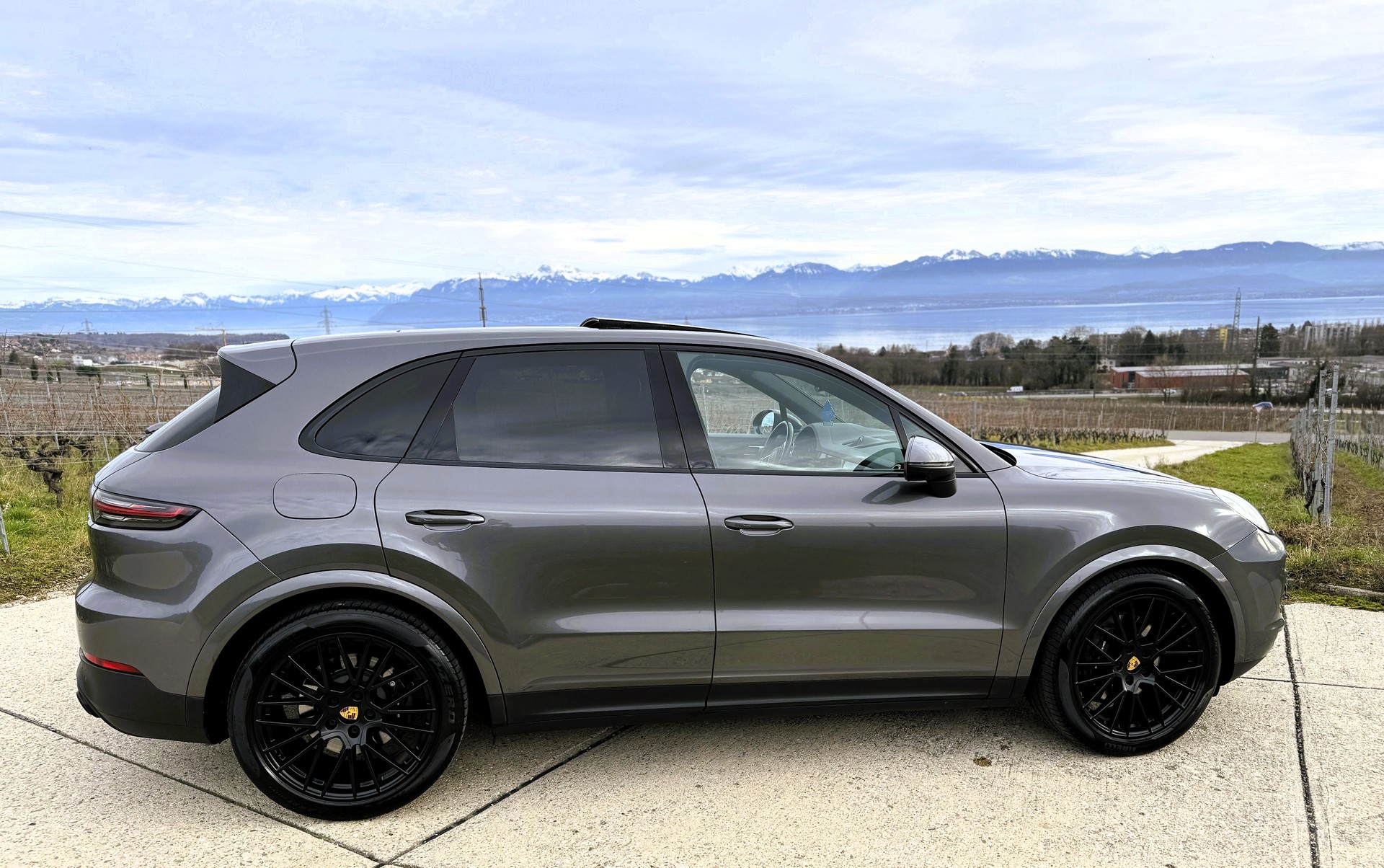 PORSCHE Cayenne E-Hybrid-image-7