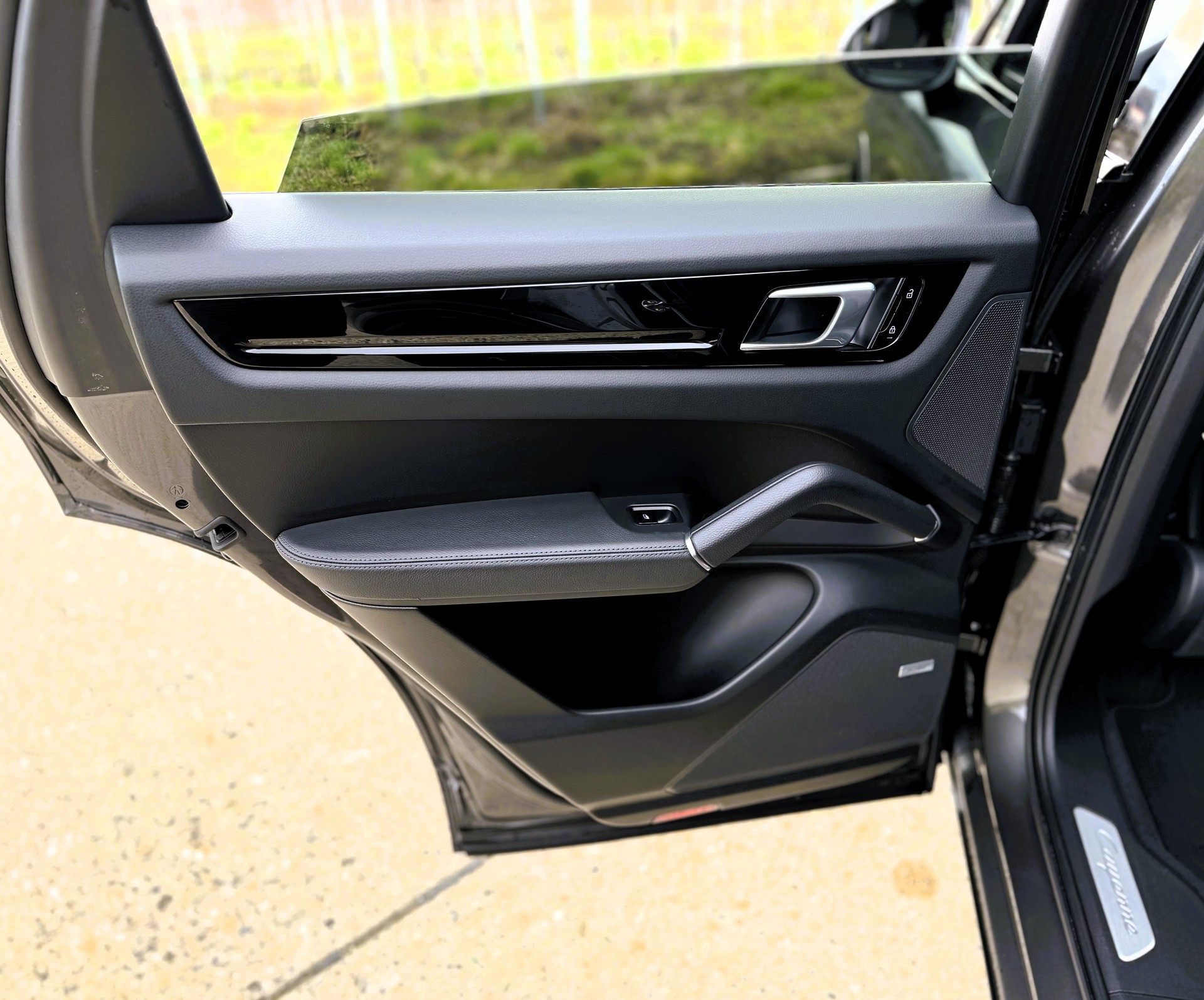 PORSCHE Cayenne E-Hybrid-image-15
