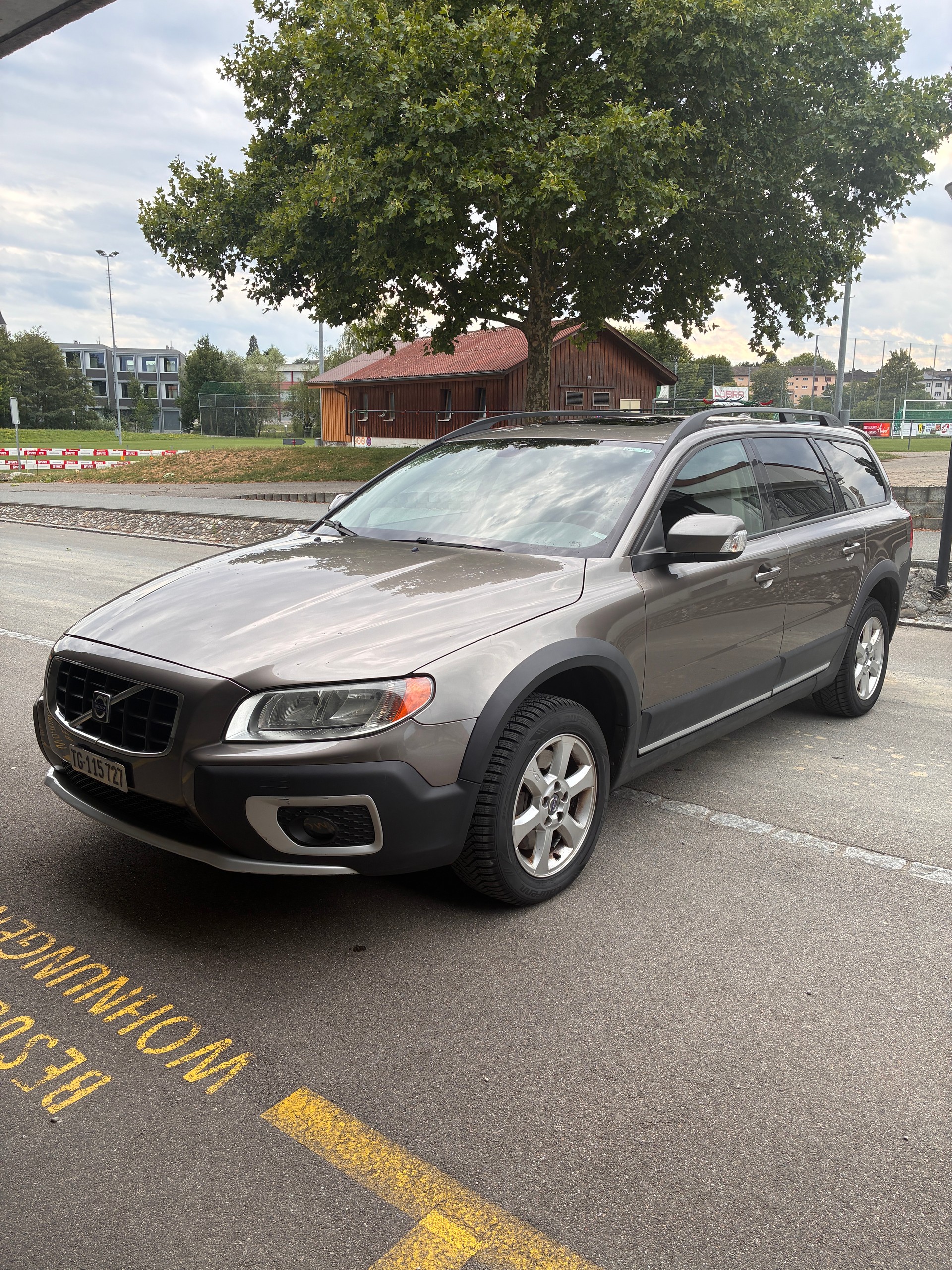 VOLVO XC70 D5 AWD Summum-image-0