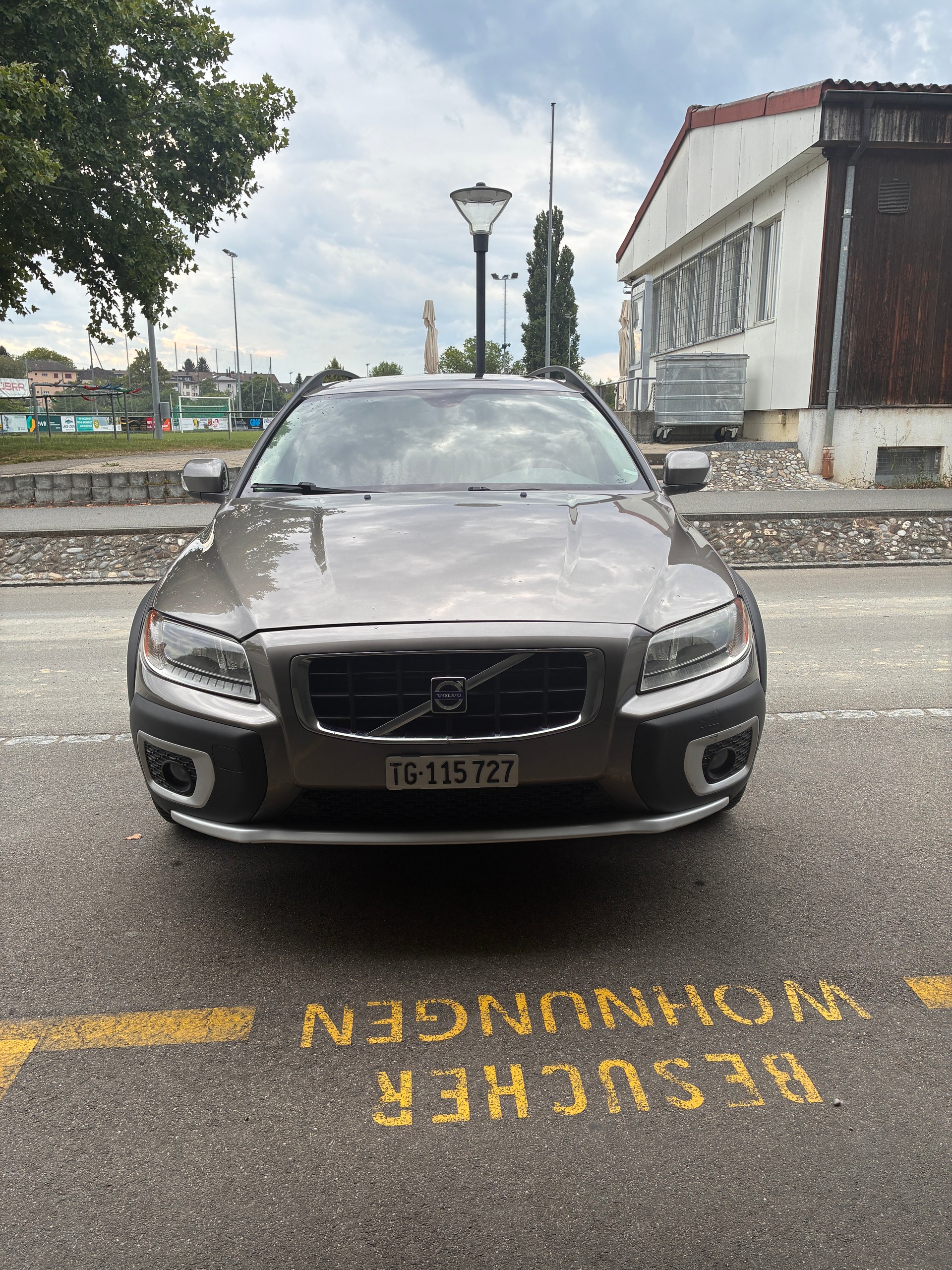 VOLVO XC70 D5 AWD Summum-image-1