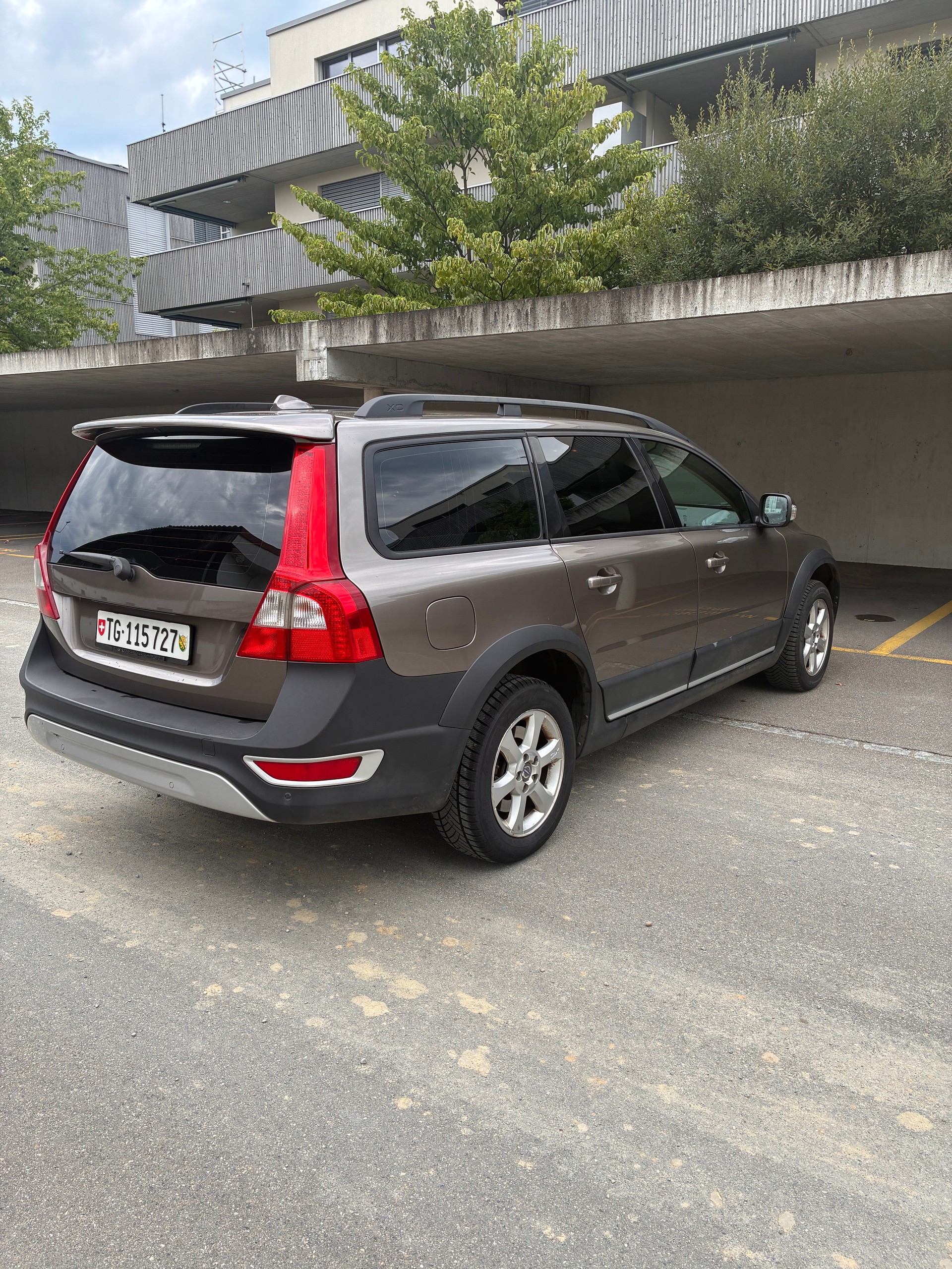 VOLVO XC70 D5 AWD Summum-image-6