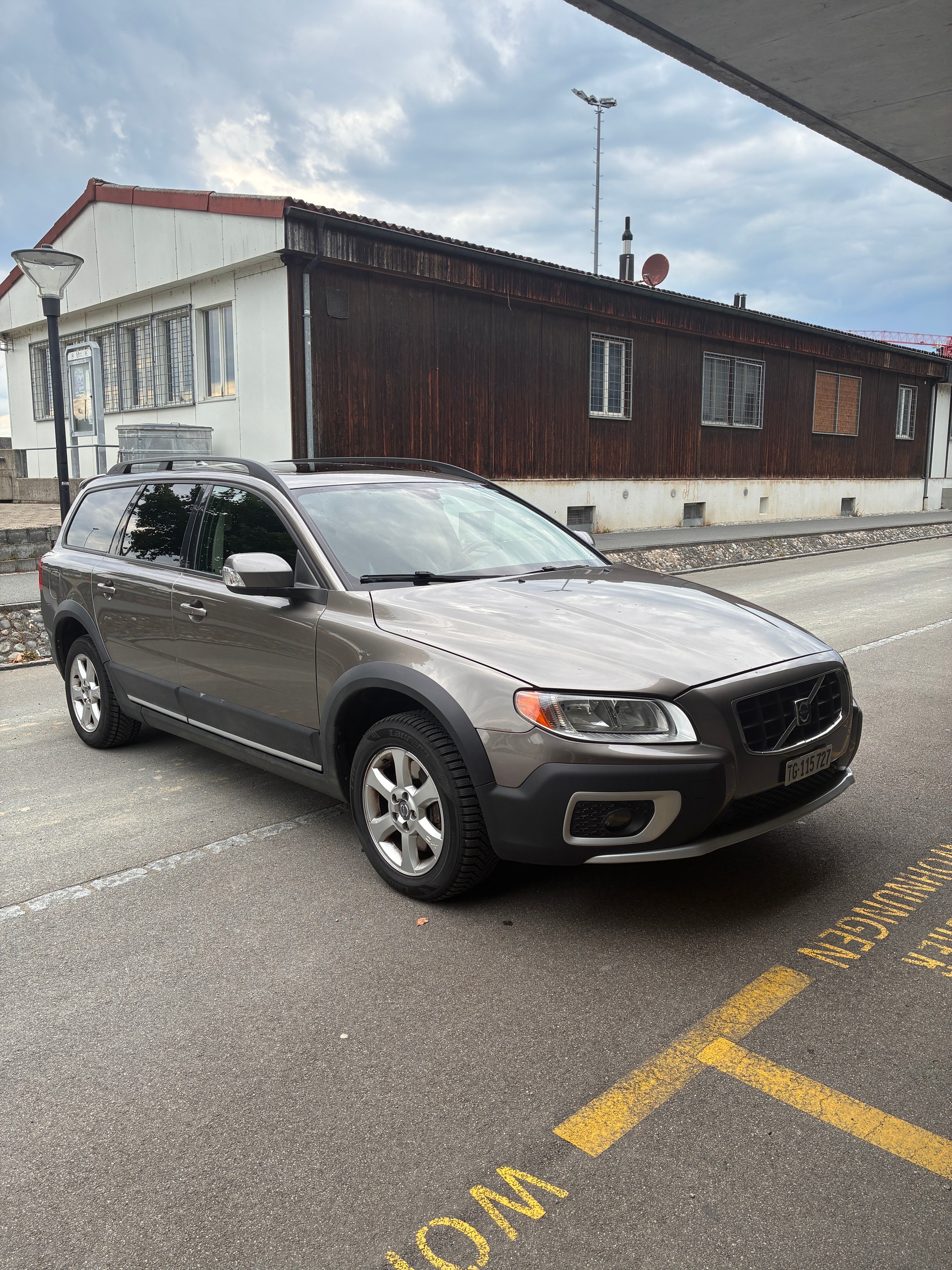VOLVO XC70 D5 AWD Summum-image-5