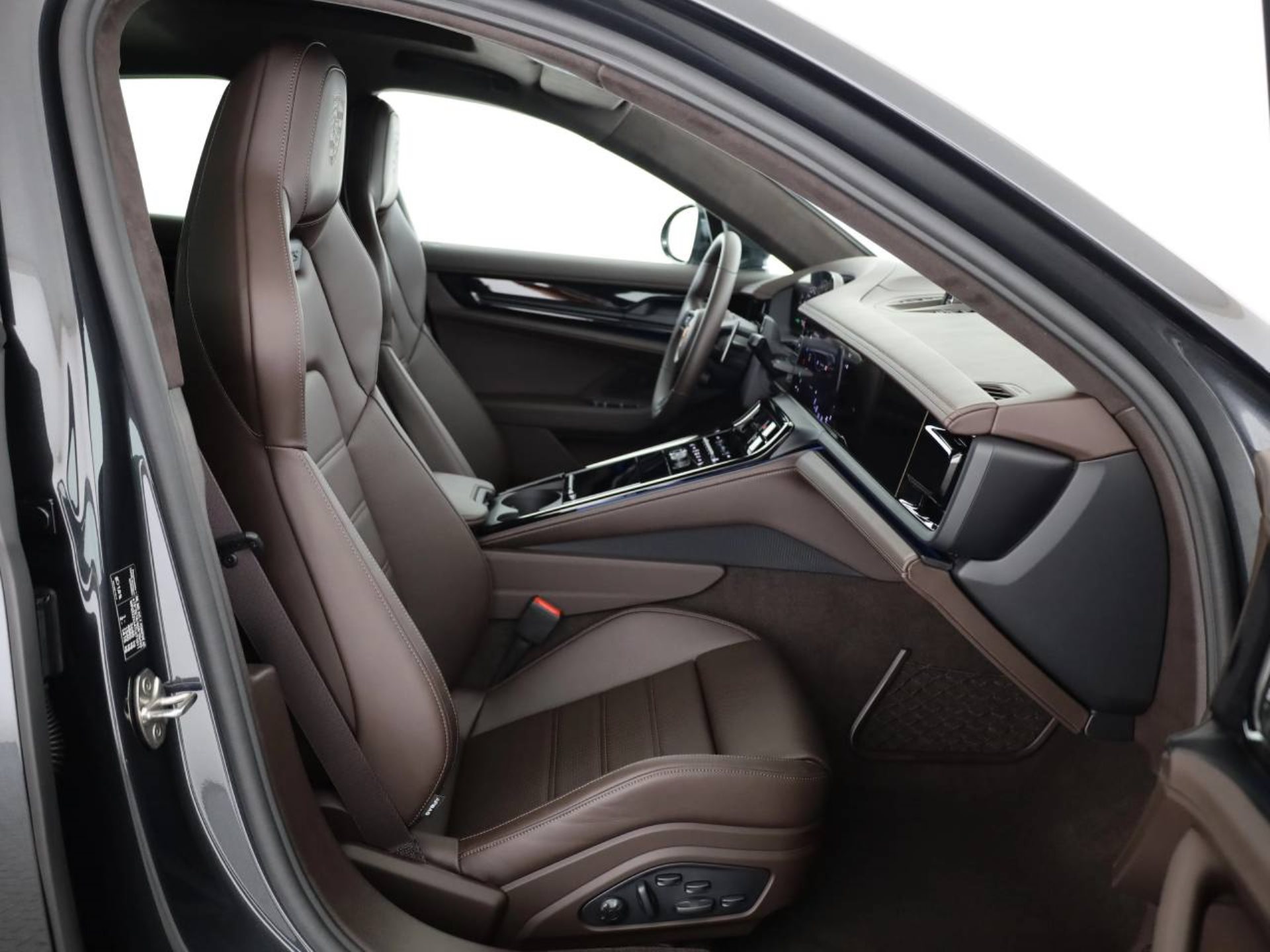 PORSCHE Panamera GTS-image-12
