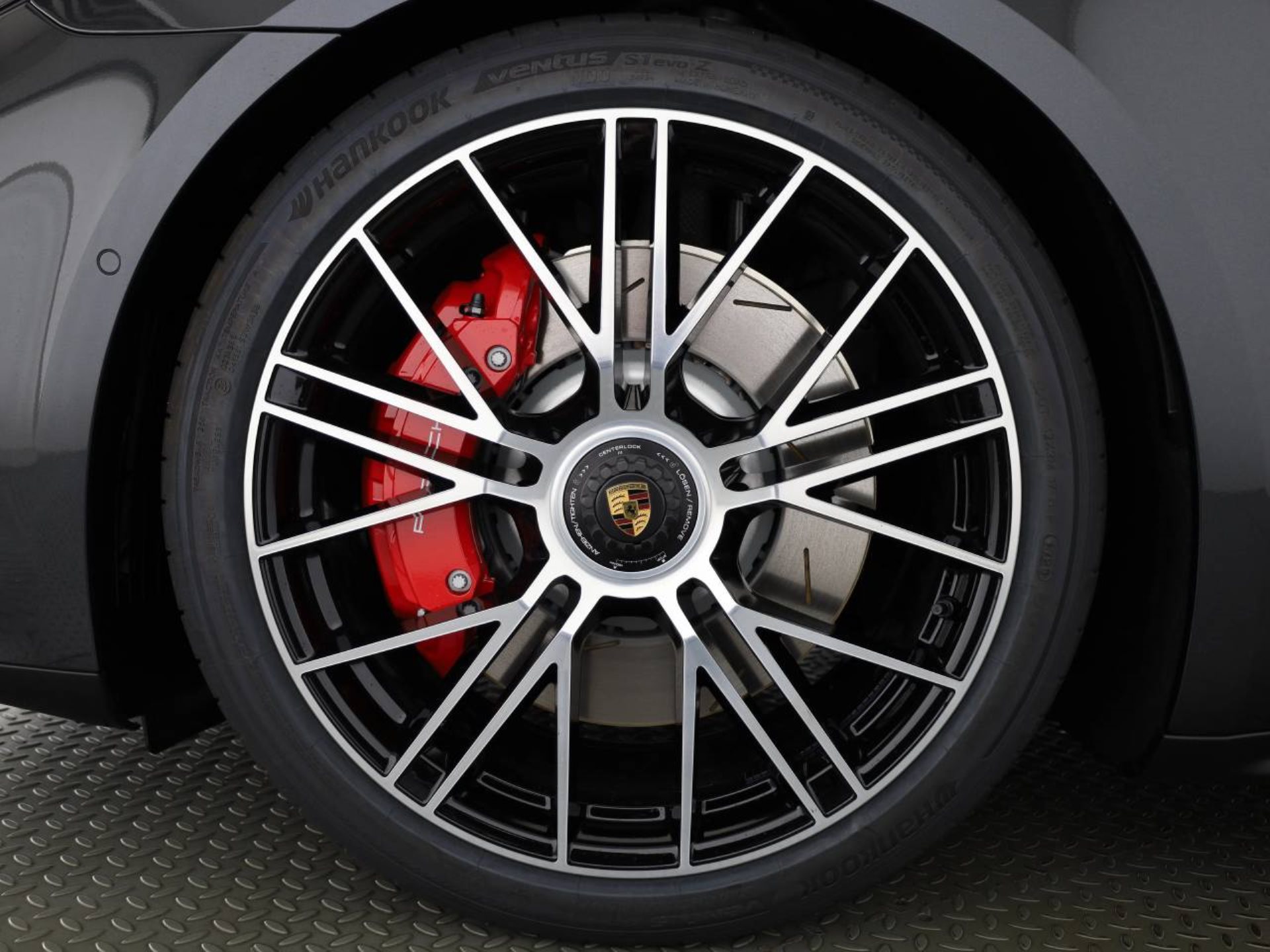 PORSCHE Panamera GTS-image-8