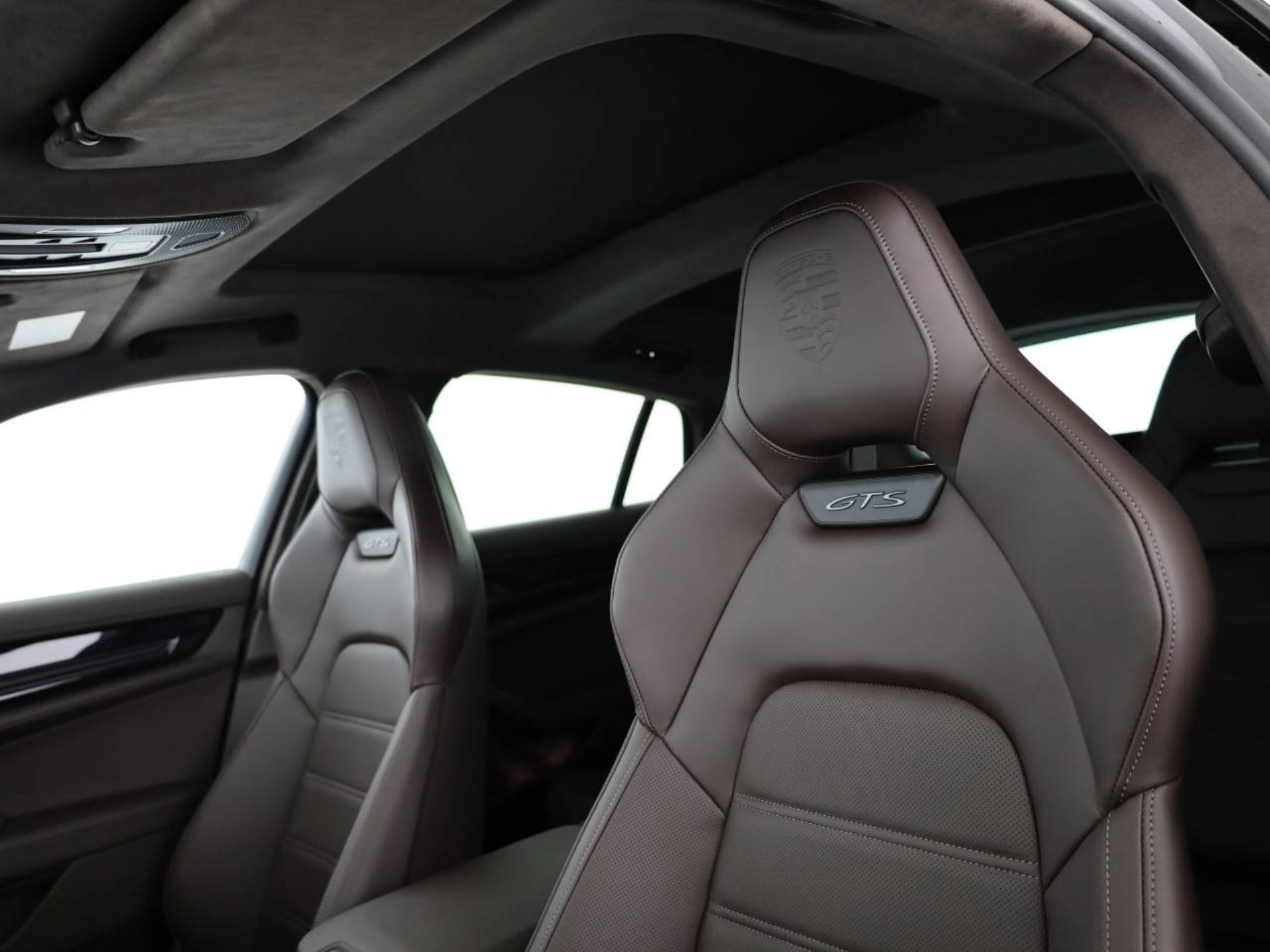PORSCHE Panamera GTS-image-16
