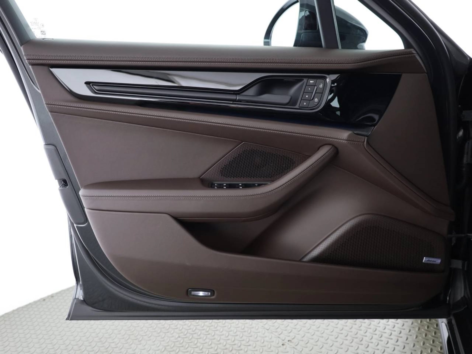 PORSCHE Panamera GTS-image-19