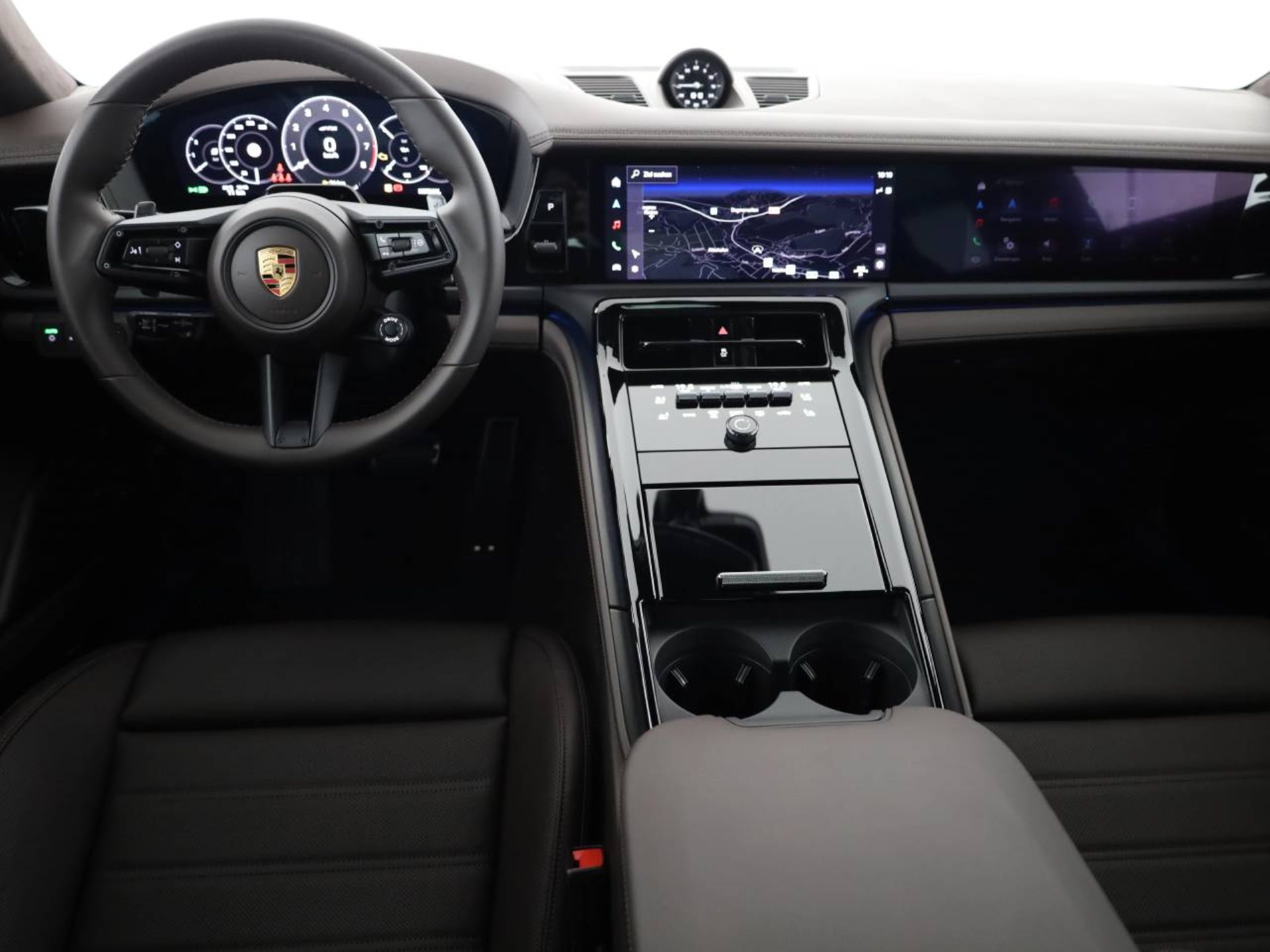 PORSCHE Panamera GTS-image-4