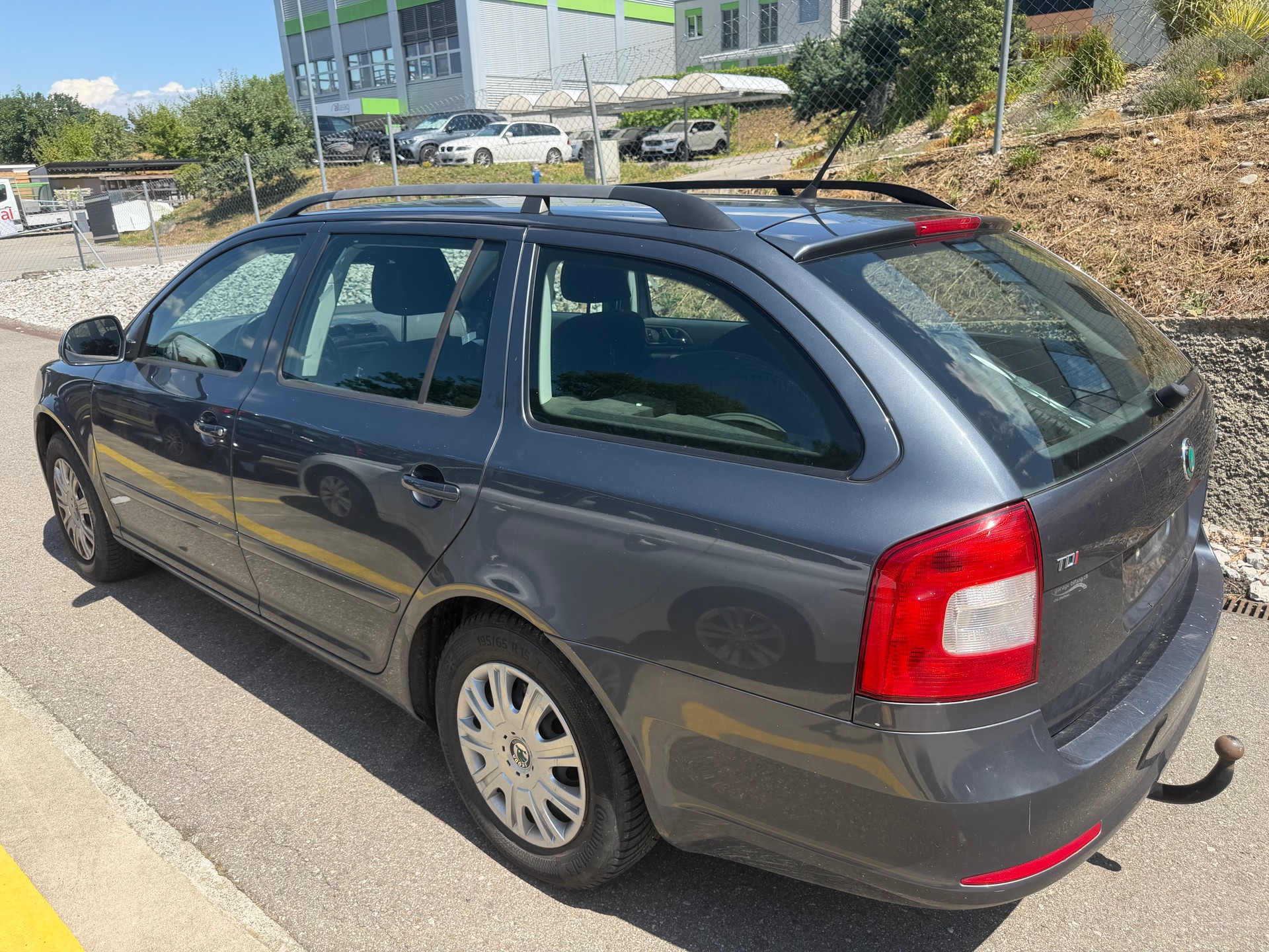 SKODA OCTAVIA-image-2