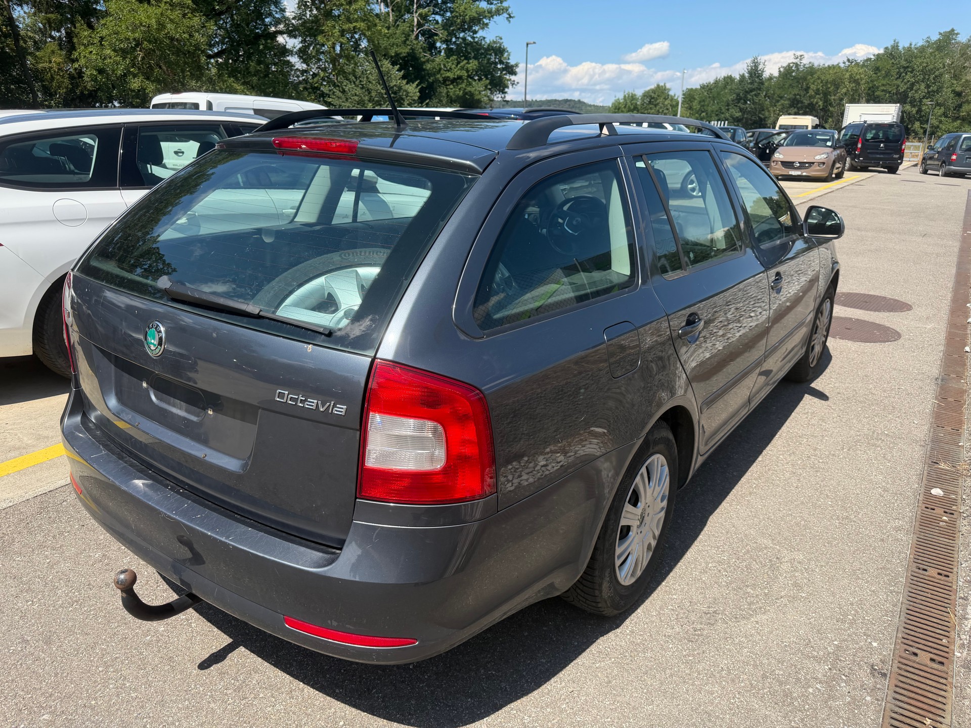 SKODA OCTAVIA-image-1