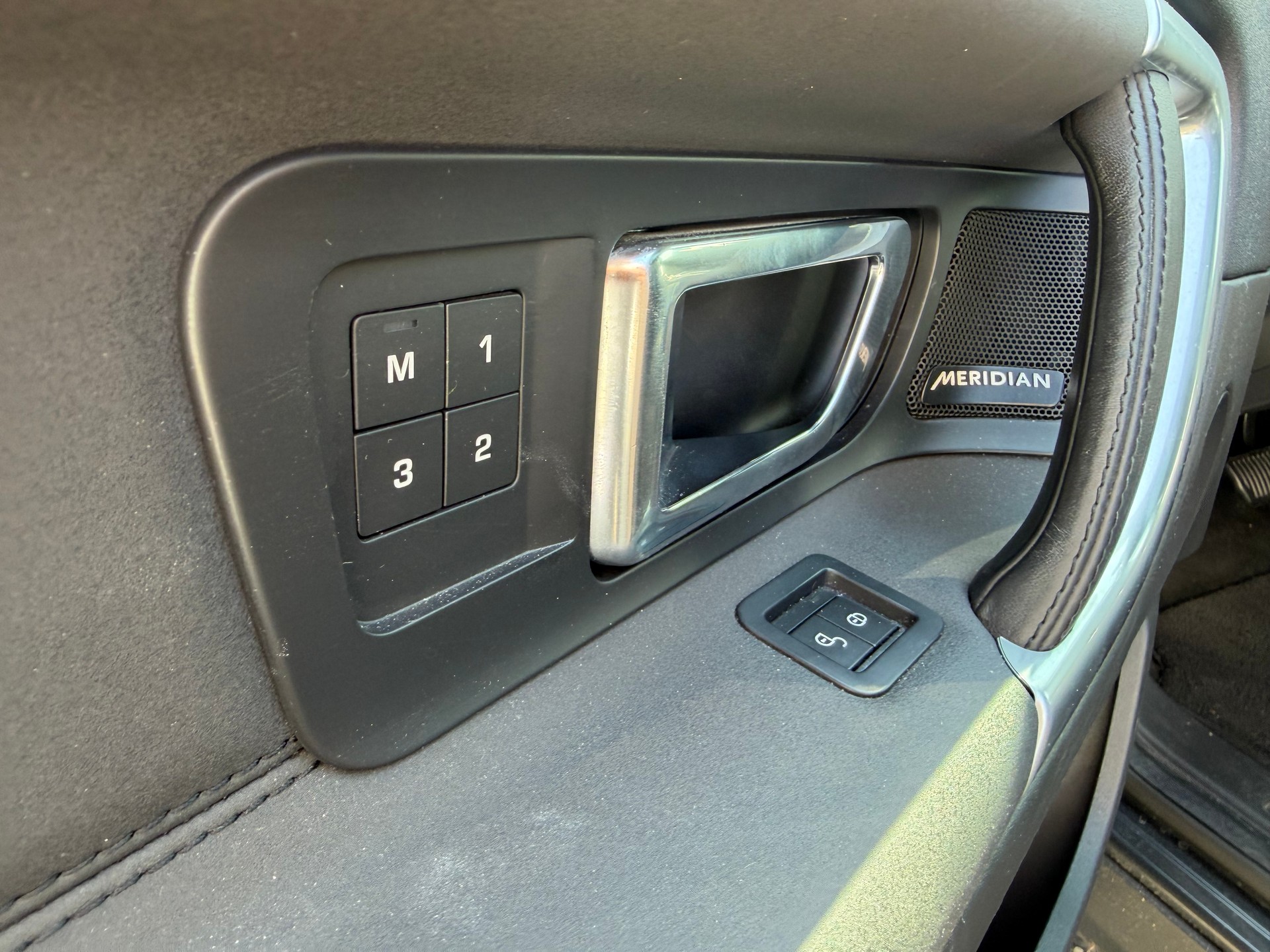 LAND ROVER Discovery Sport 2.0 Si4 HSE AT9 7 Places-image-7