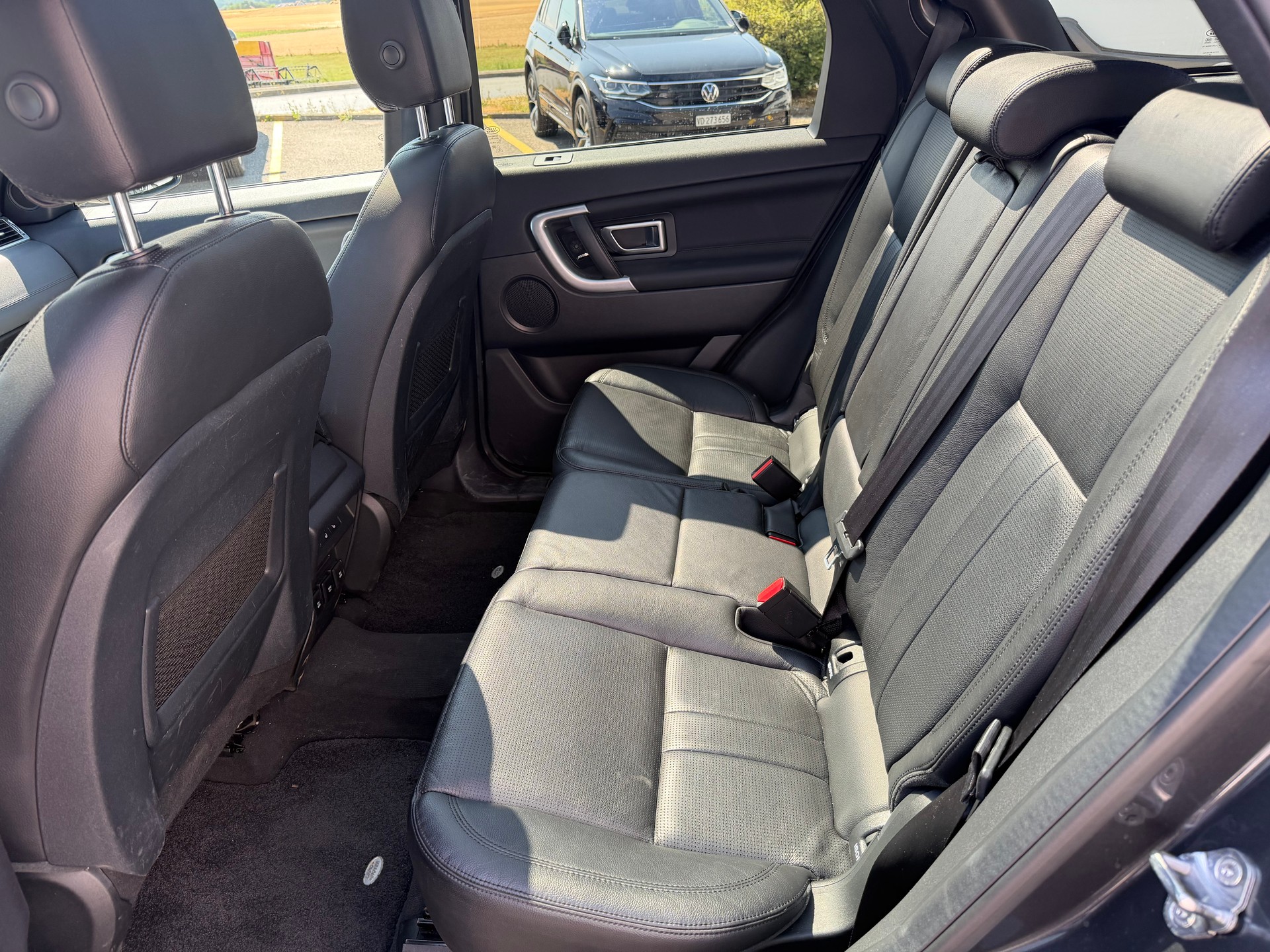 LAND ROVER Discovery Sport 2.0 Si4 HSE AT9 7 Places-image-4