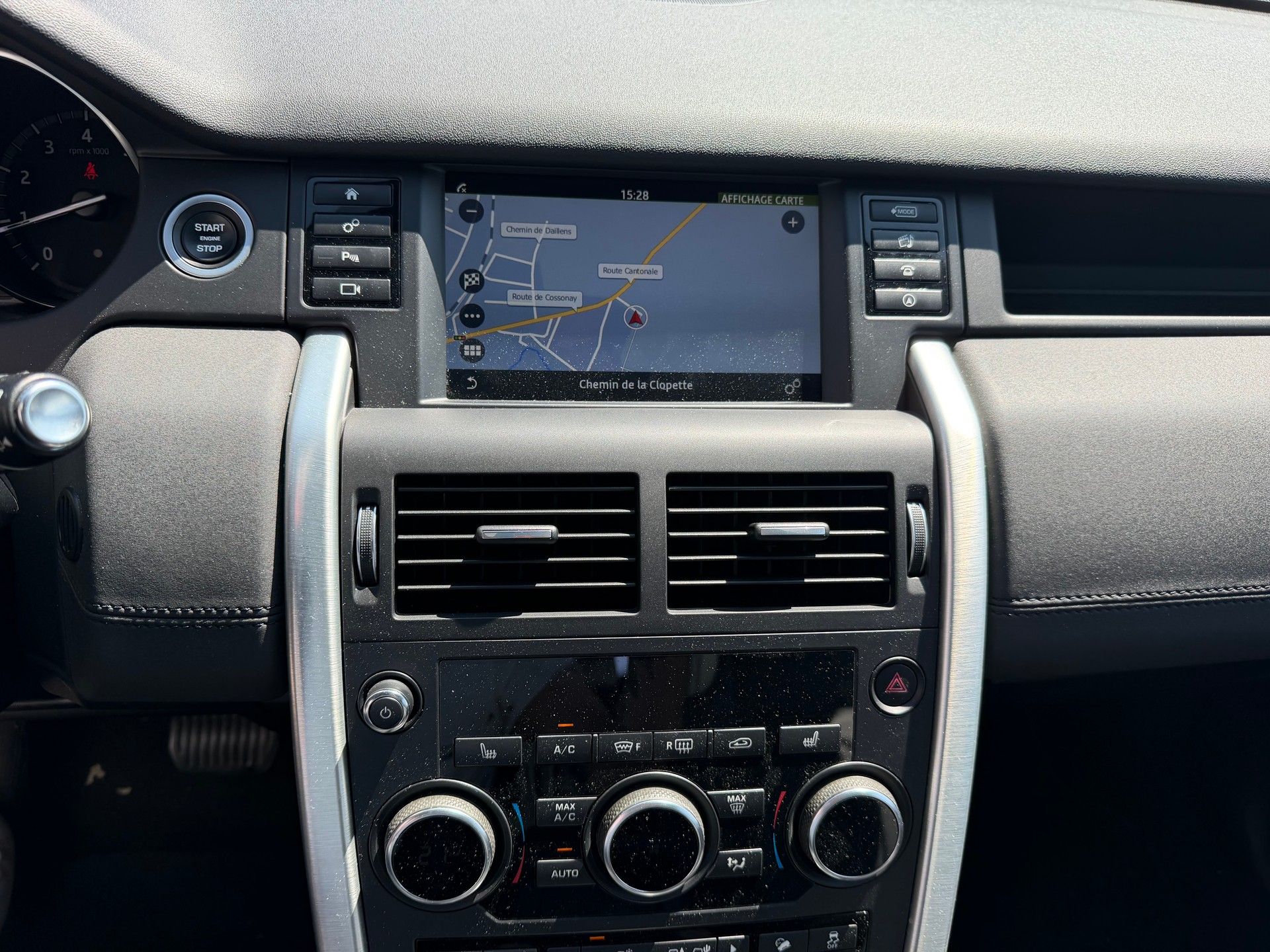 LAND ROVER Discovery Sport 2.0 Si4 HSE AT9 7 Places-image-10