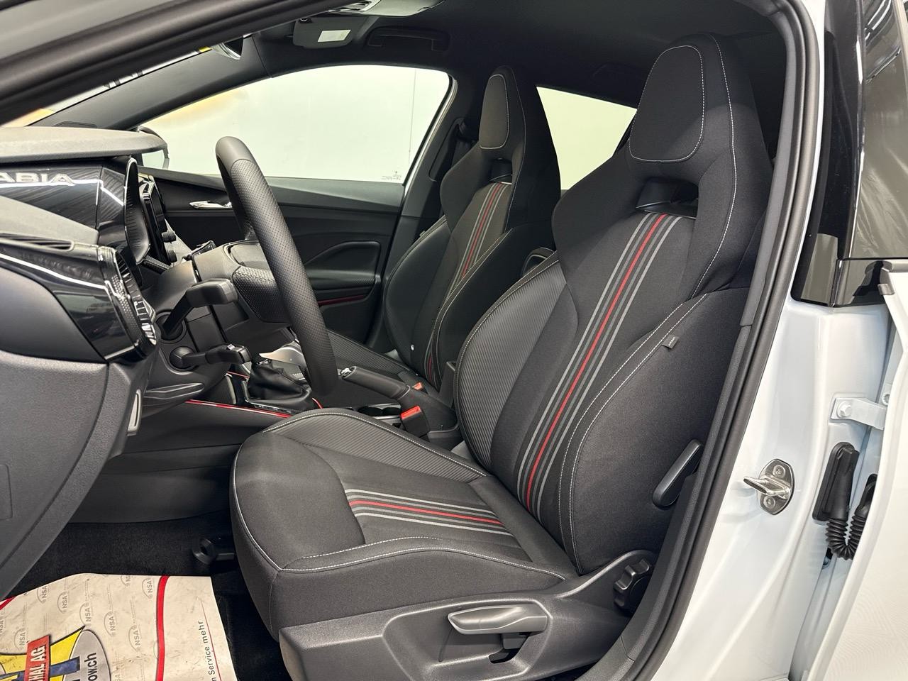 SKODA Fabia 1.5 TSI Monte Carlo DSG-image-3