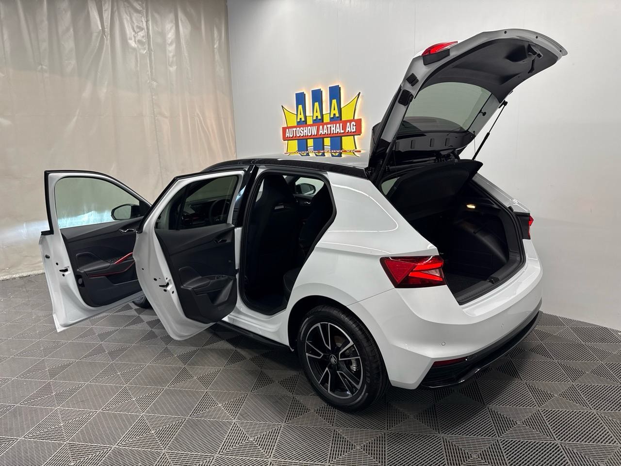 SKODA Fabia 1.5 TSI Monte Carlo DSG-image-12