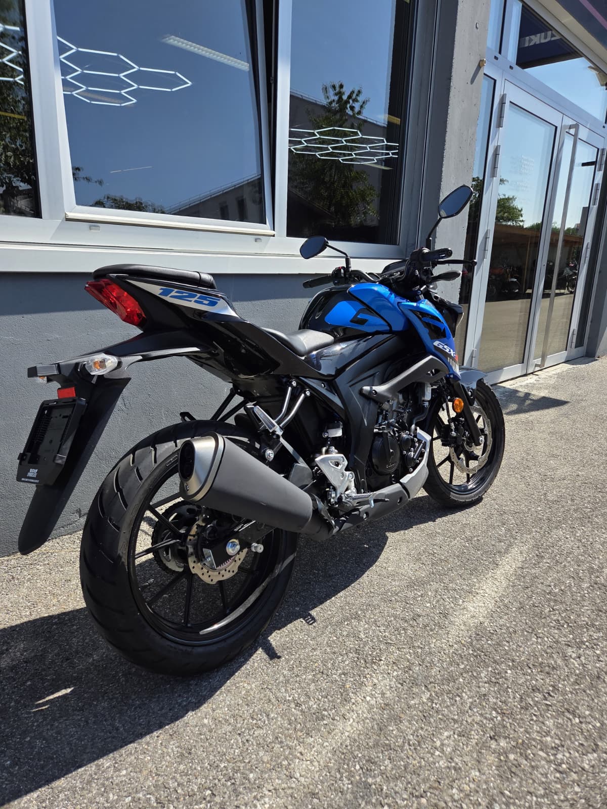 SUZUKI GSX-S 125-image-2