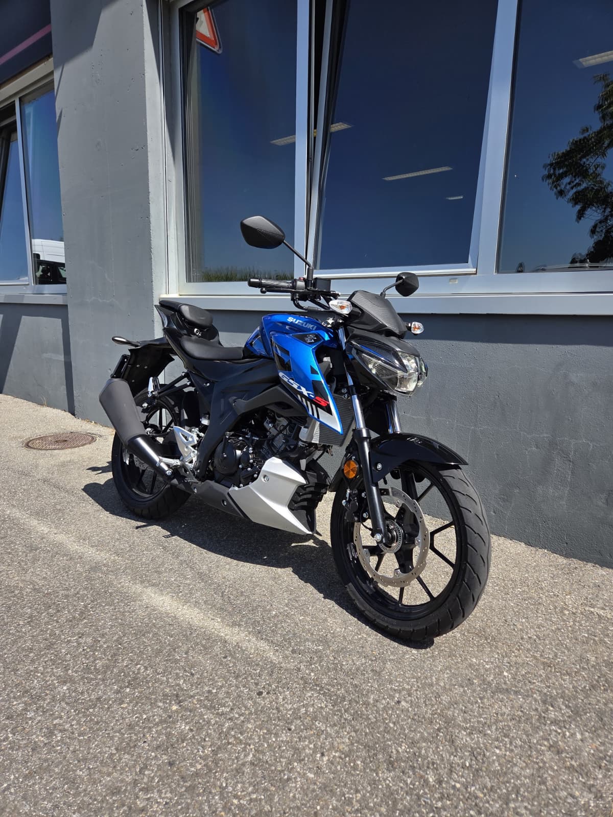 SUZUKI GSX-S 125-image-4