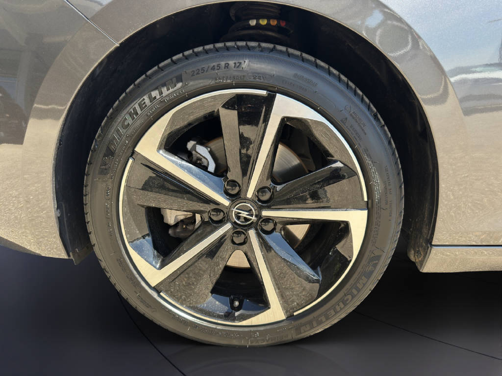 OPEL Astra Sports Tourer 1.2 T Hybrid GS-image-8