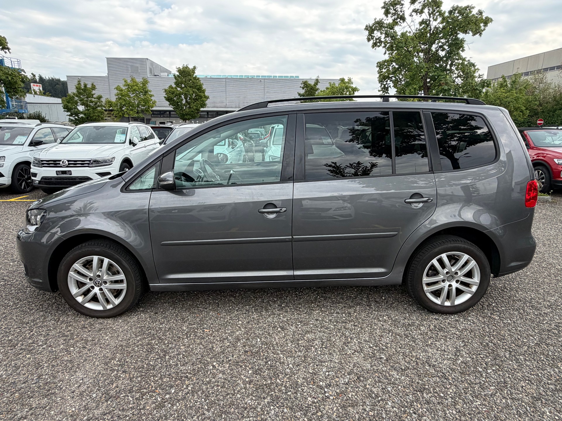 VW Touran 2.0 TDI Comfortline **7-plätzer**MFK 24.07.2026**-image-7