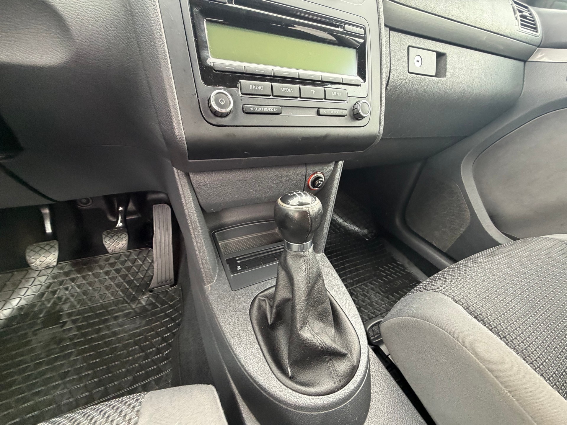 VW Touran 2.0 TDI Comfortline **7-plätzer**MFK 24.07.2026**-image-14