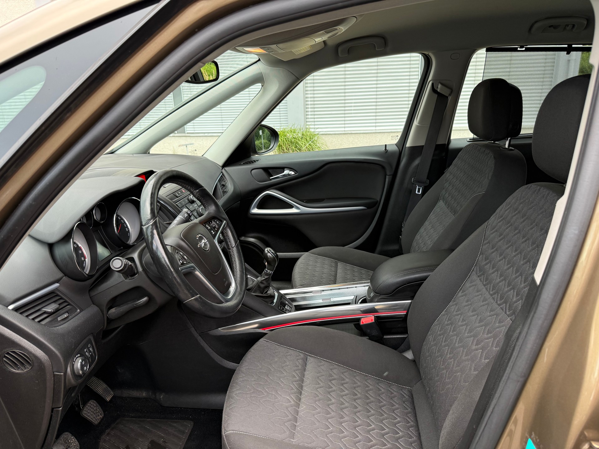 OPEL Zafira Tourer 1.6i 16V Turbo Sport-image-7