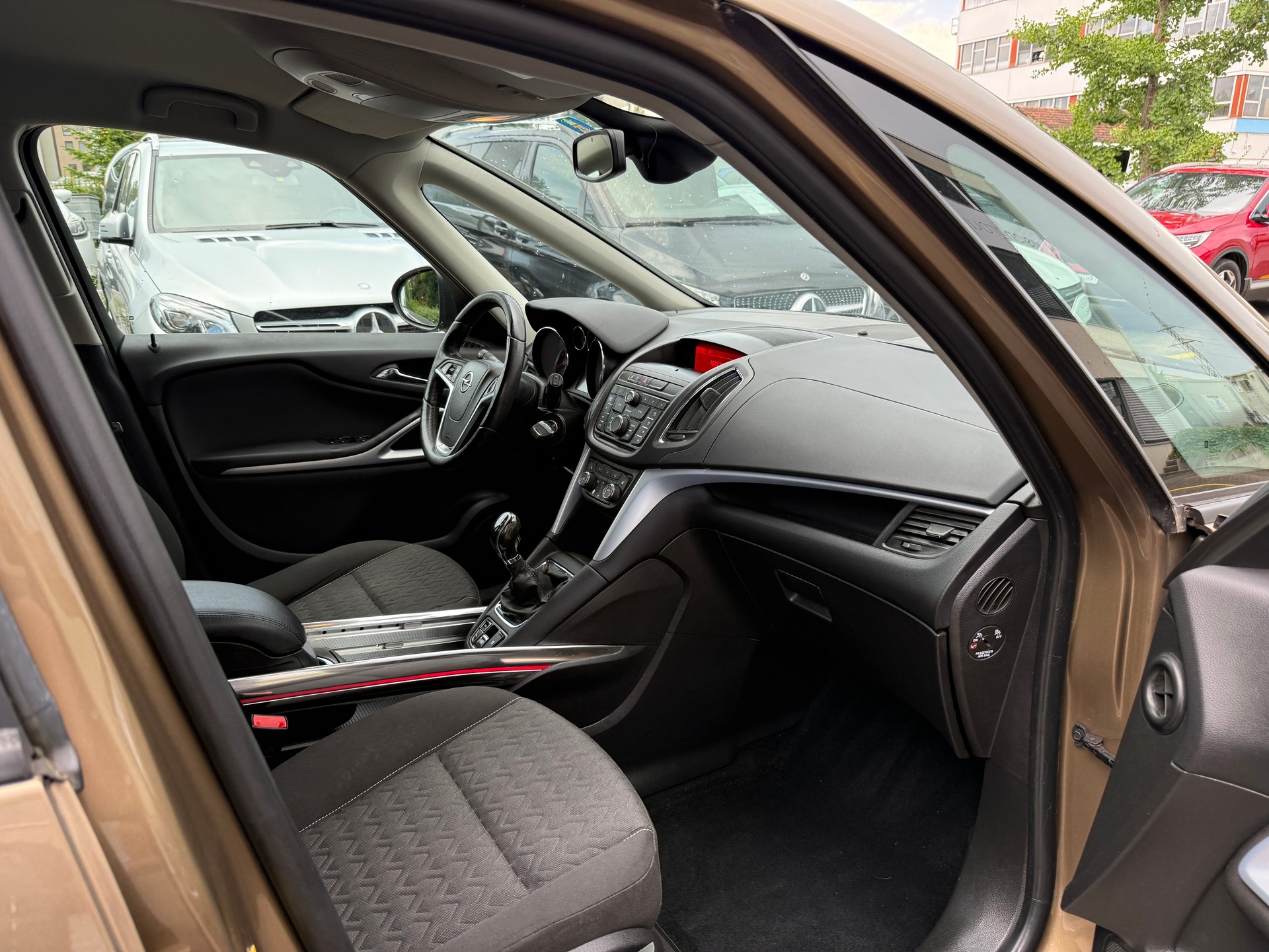 OPEL Zafira Tourer 1.6i 16V Turbo Sport-image-8