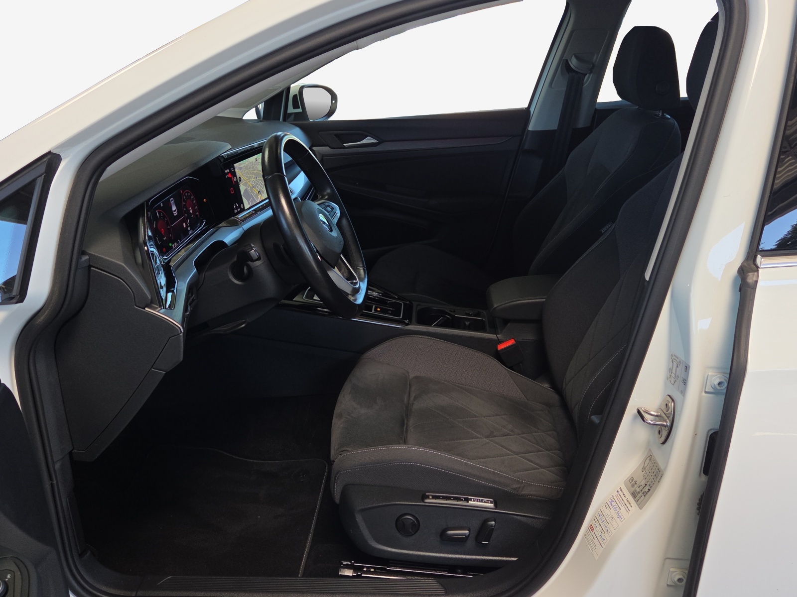 VW Golf 1.4 TSI PHEV Selection-image-7
