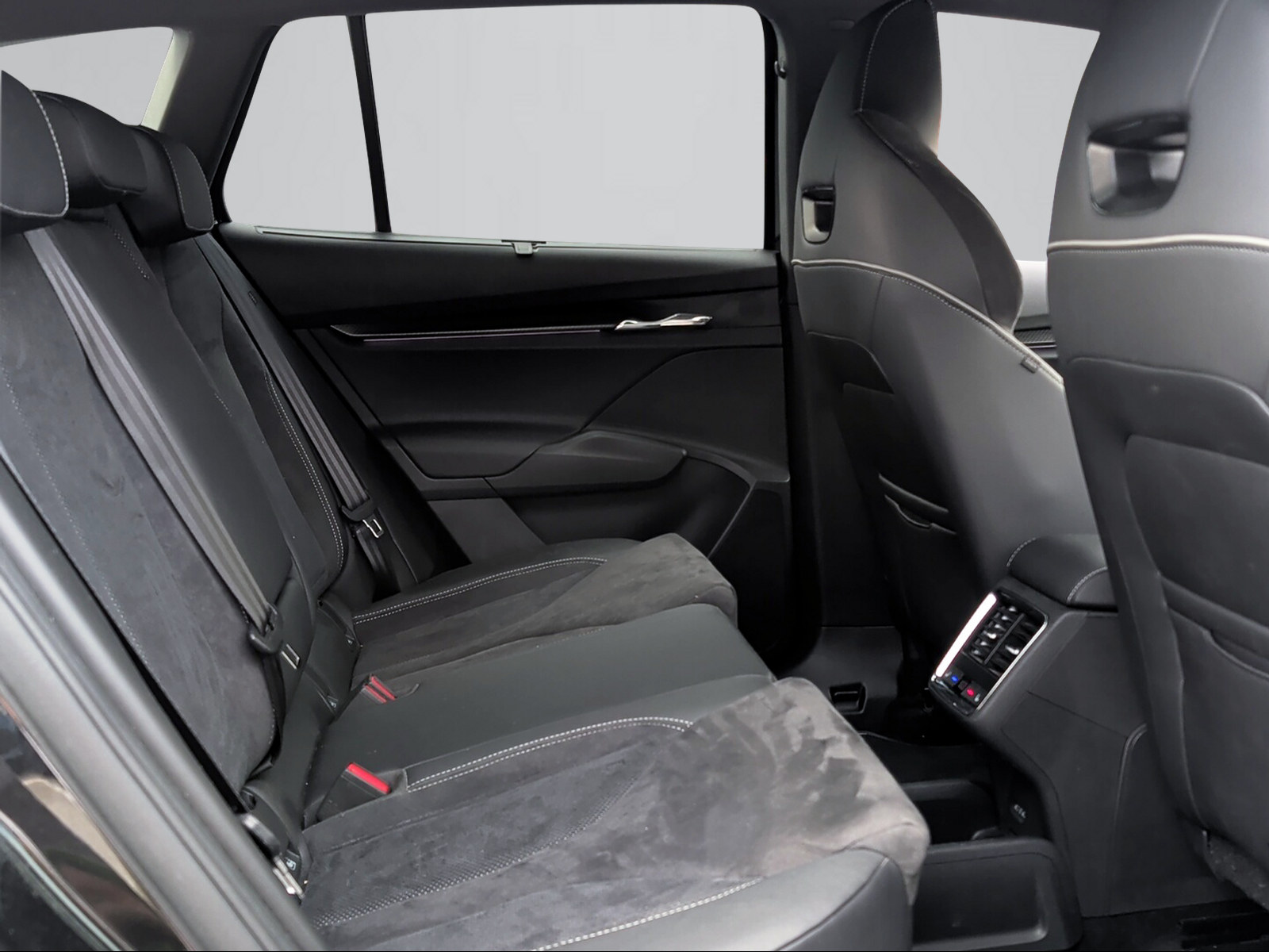 SKODA Enyaq 85x Sportline 4x4-image-8
