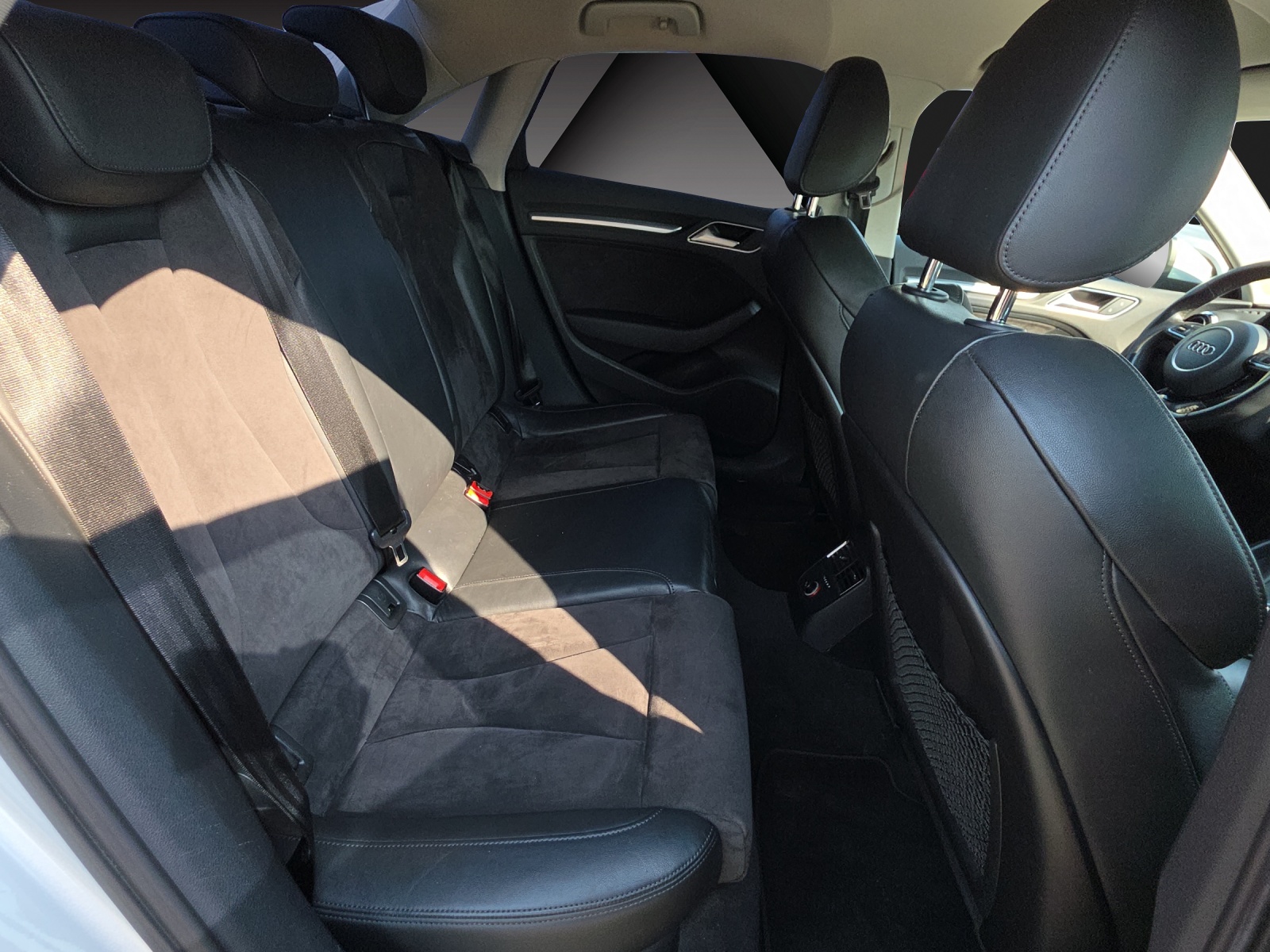 AUDI A3 Limousine 2.0 TDI Ambition-image-17