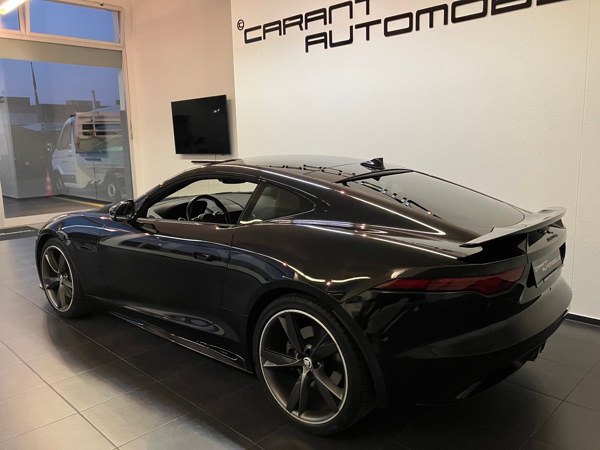 JAGUAR F-Type Coupé 2.0 I4 R-Dynamic Automatik-image-6