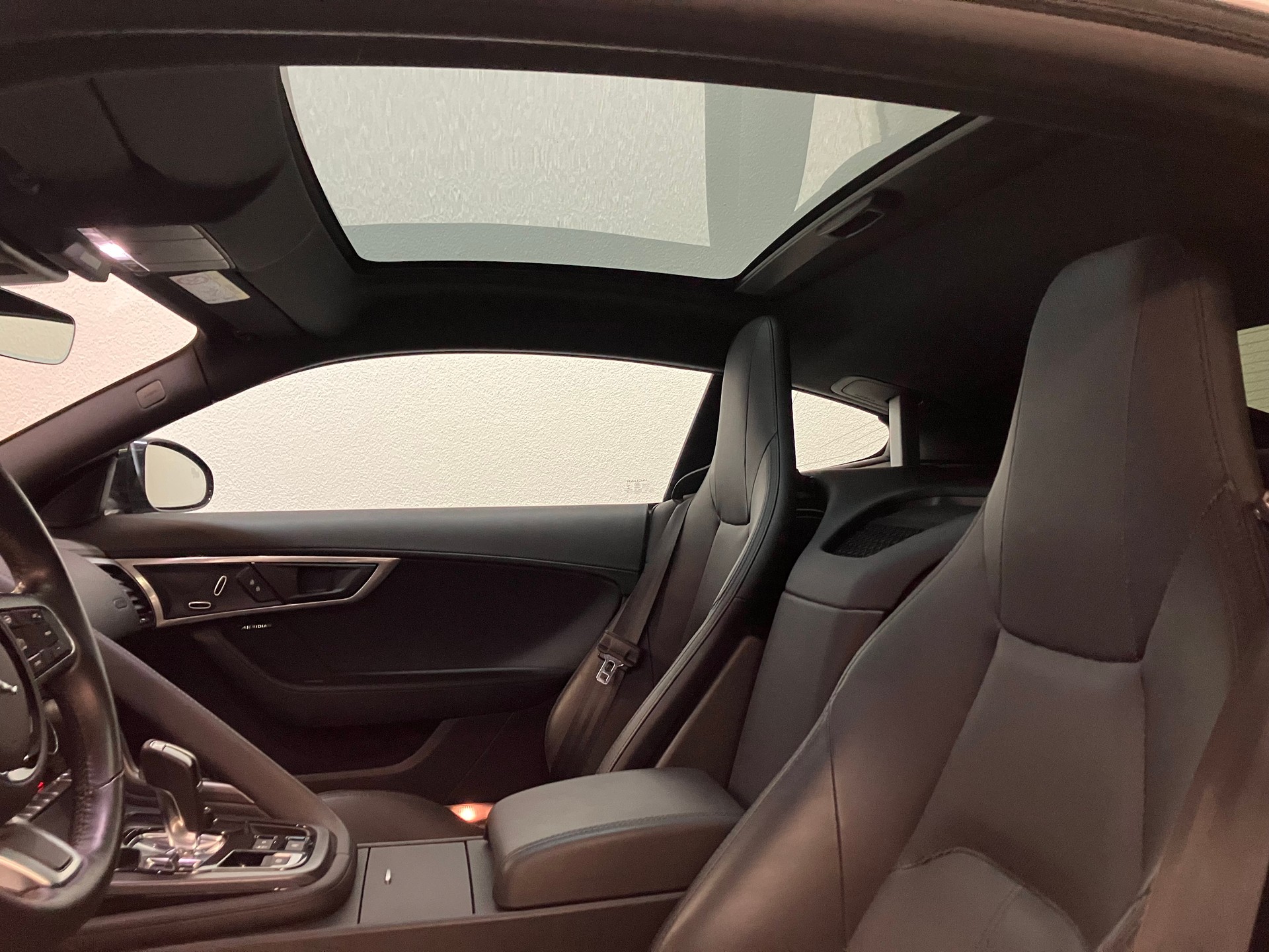 JAGUAR F-Type Coupé 2.0 I4 R-Dynamic Automatik-image-13