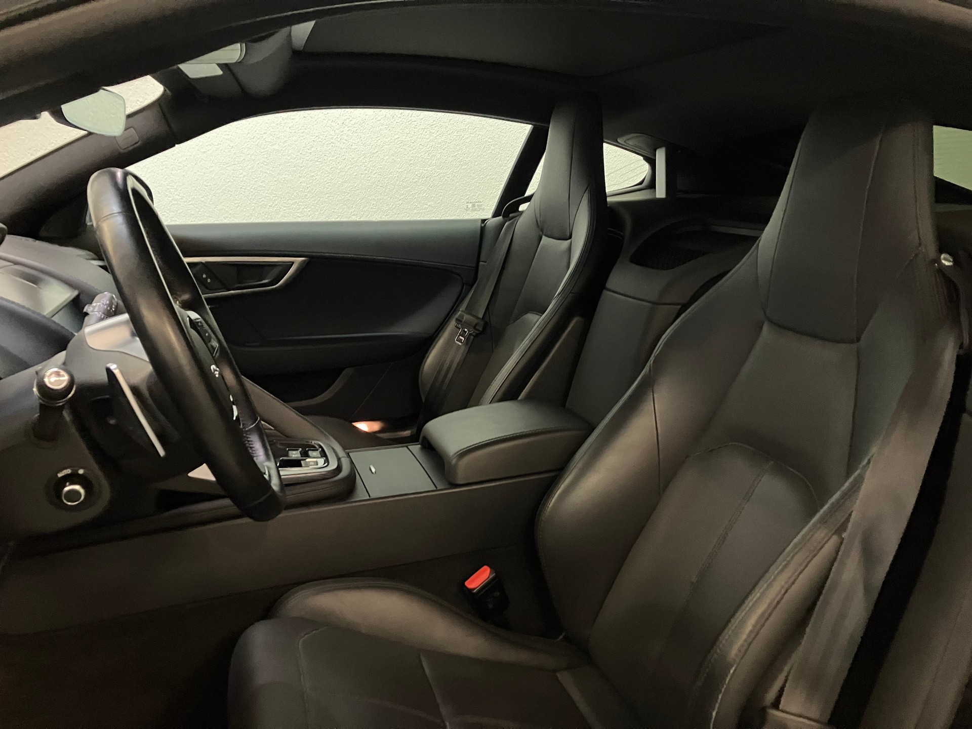 JAGUAR F-Type Coupé 2.0 I4 R-Dynamic Automatik-image-12