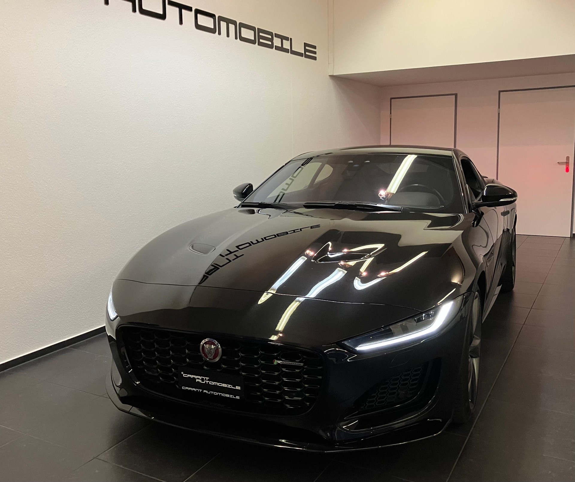 JAGUAR F-Type Coupé 2.0 I4 R-Dynamic Automatik-image-3