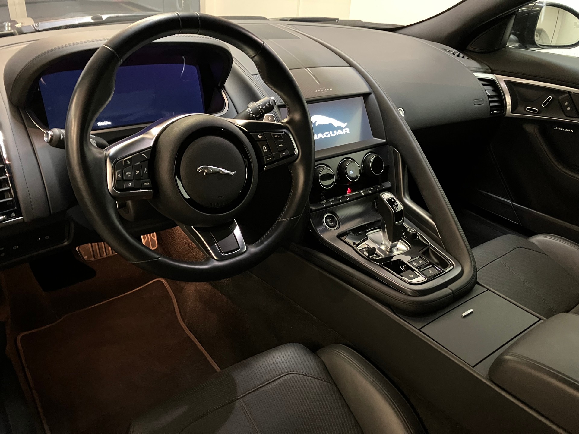JAGUAR F-Type Coupé 2.0 I4 R-Dynamic Automatik-image-10