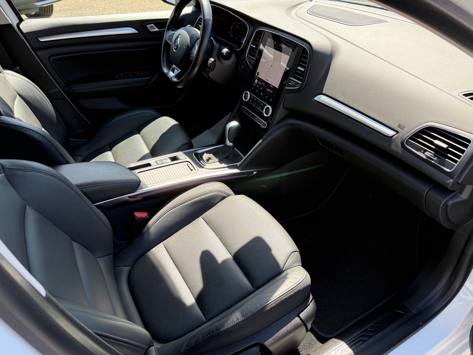 RENAULT Mégane Grandtour 1.3 16V Turbo Techno EDC-image-9