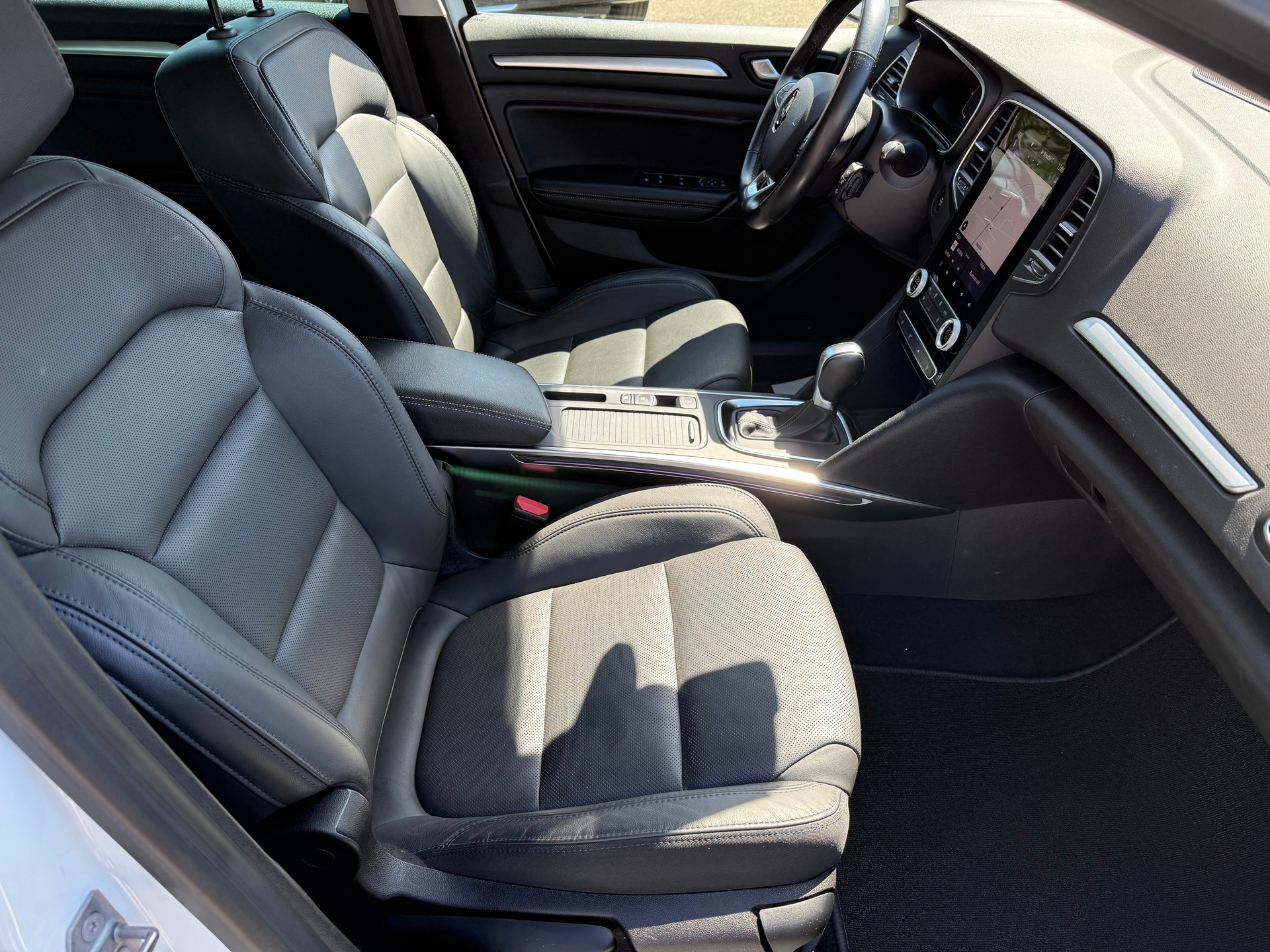 RENAULT Mégane Grandtour 1.3 16V Turbo Techno EDC-image-10