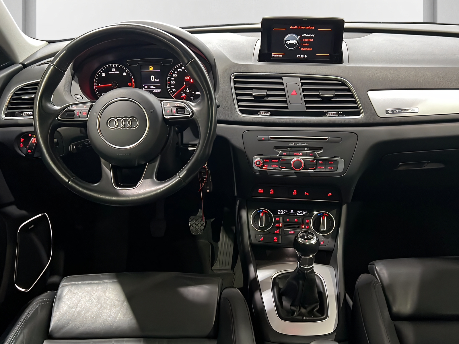 AUDI Q3 2.0 TDI qu**Panodach,Tempomat,Facelift,Frisch ab MFK**-image-6