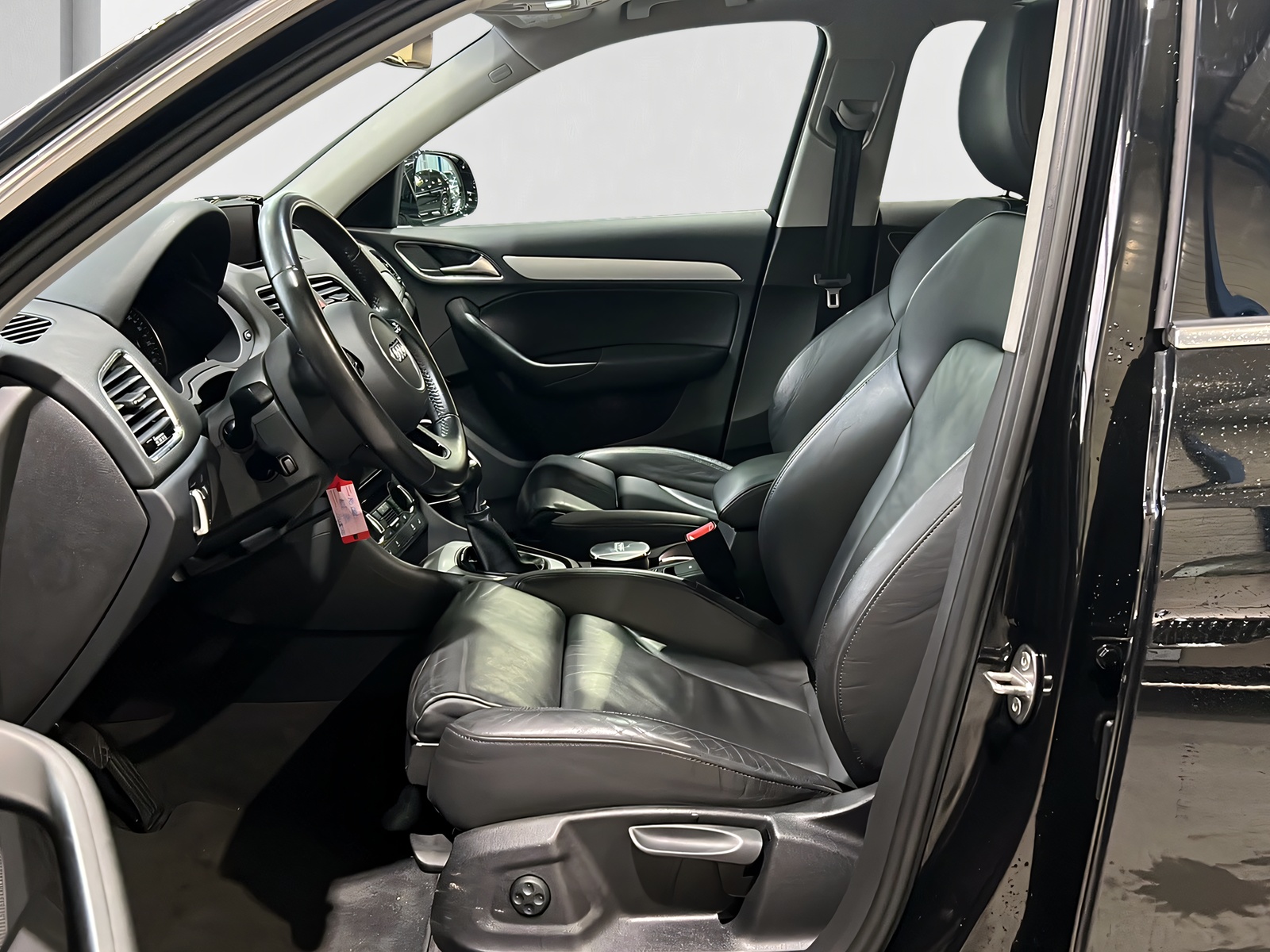 AUDI Q3 2.0 TDI qu**Panodach,Tempomat,Facelift,Frisch ab MFK**-image-7