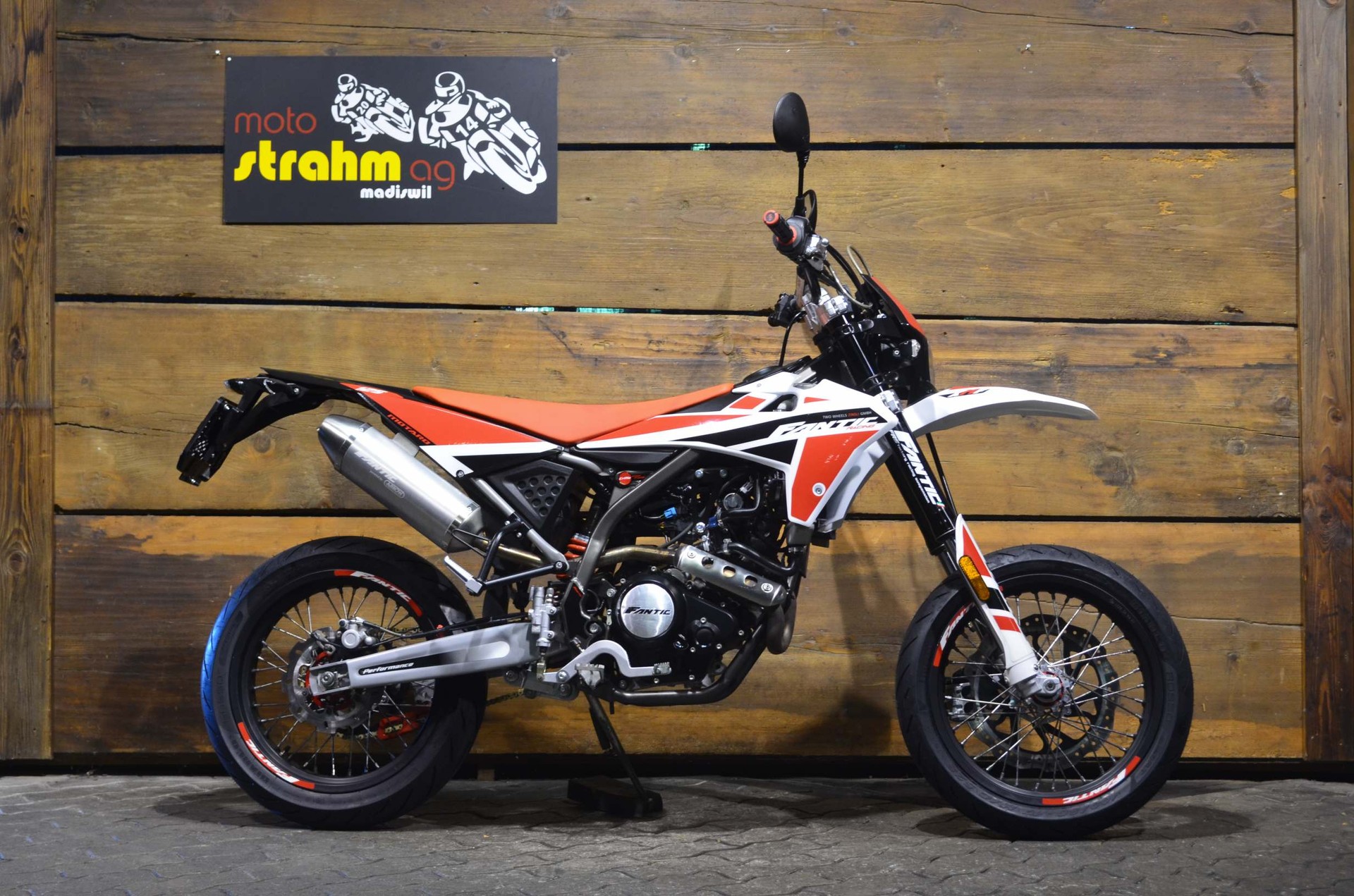 FANTIC XEF/XMF 125 Competition-showroom-element-1